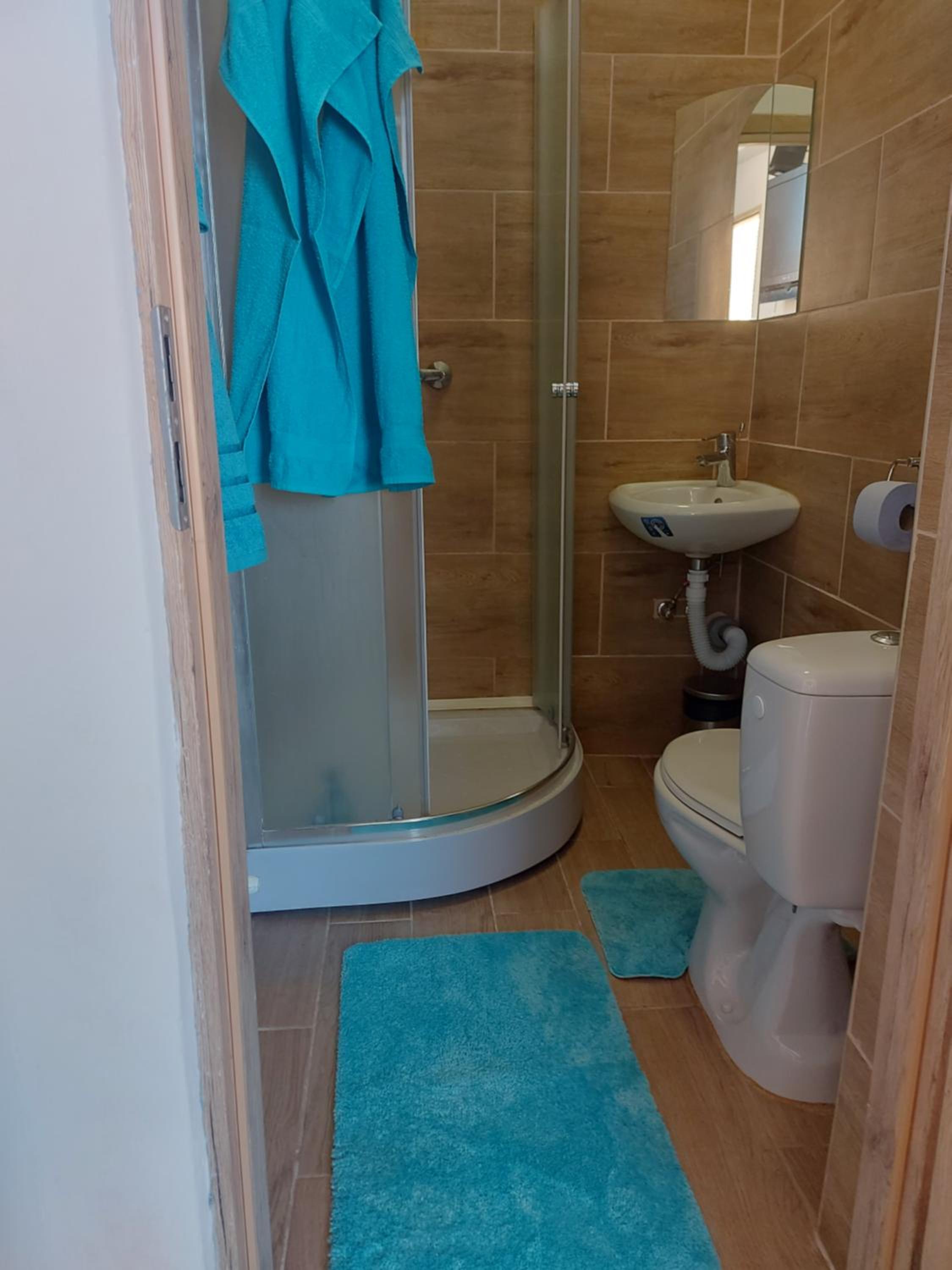 One-Bedroom Apartment - Photo 11