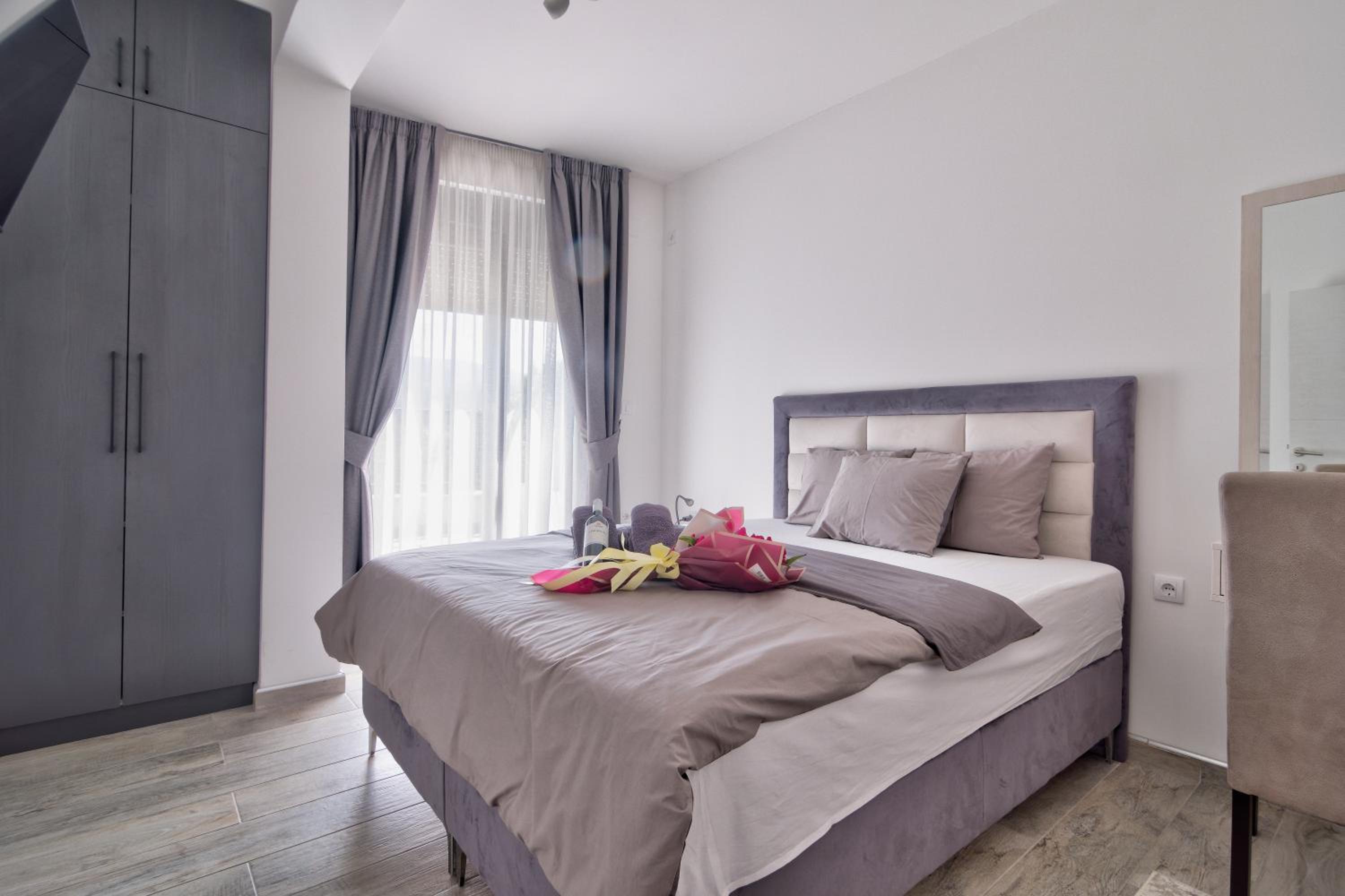 Apartment with Terrace photo 2