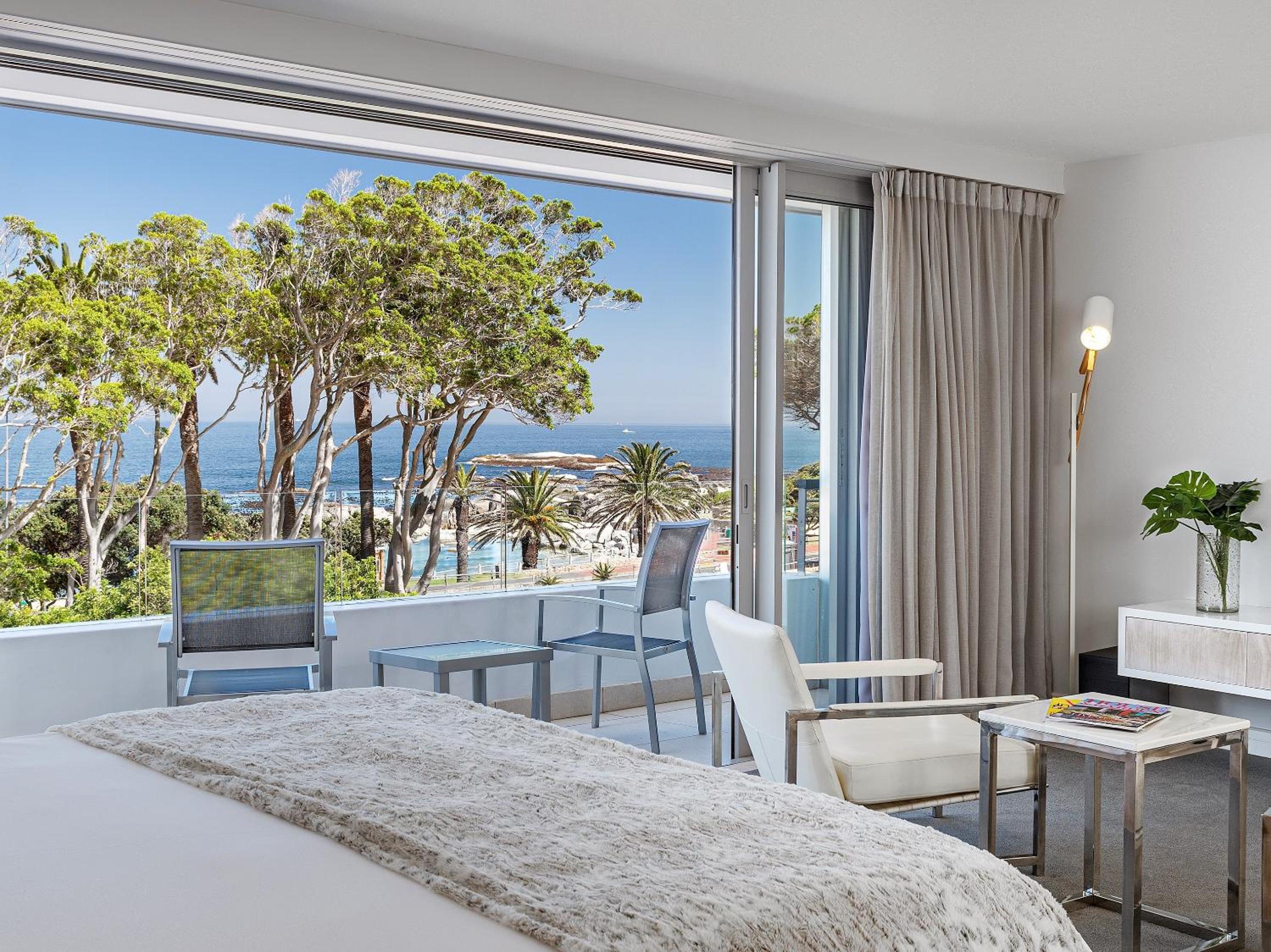 Deluxe Suite Plus with Sea View photo 2