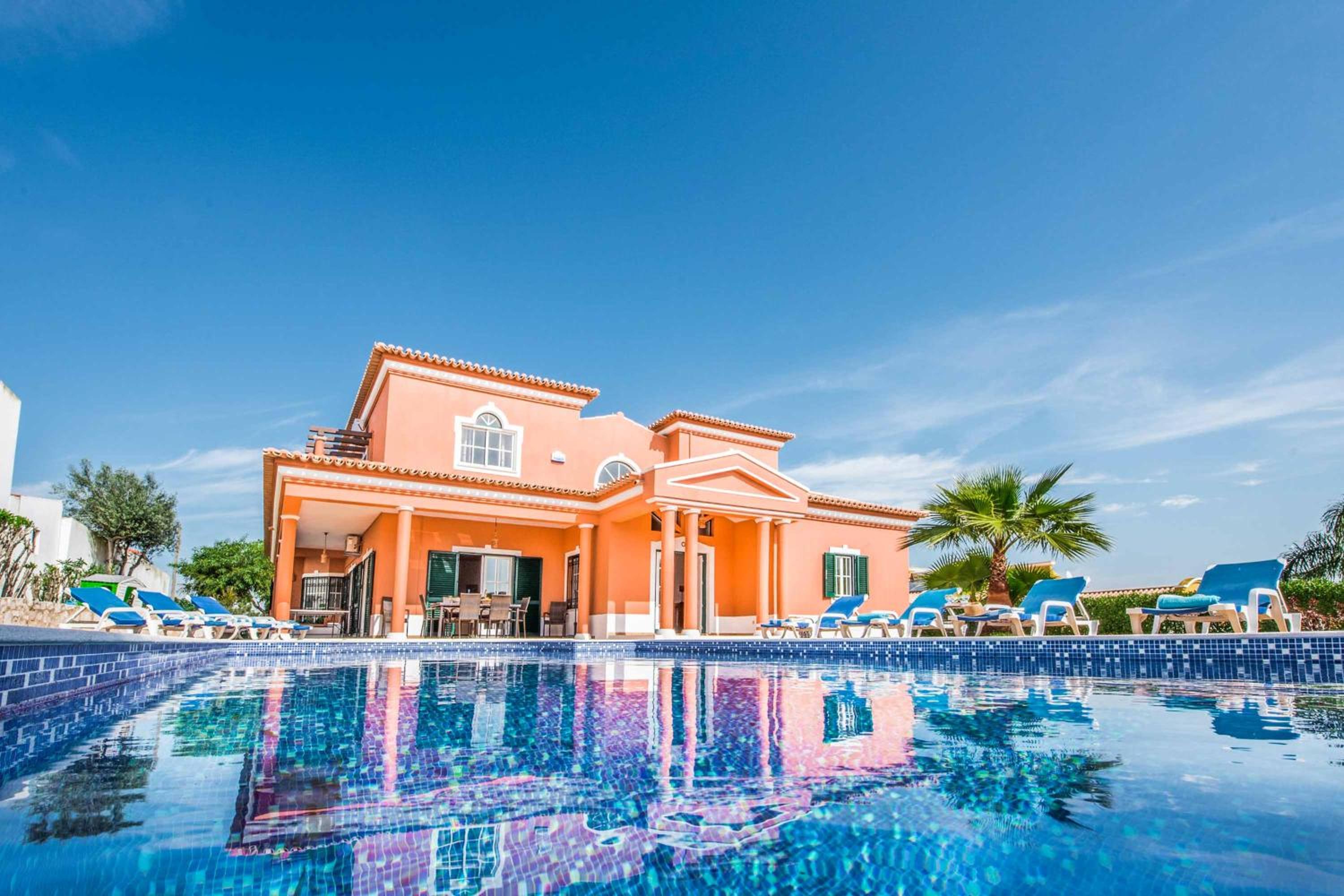 Four-Bedroom Villa photo 3