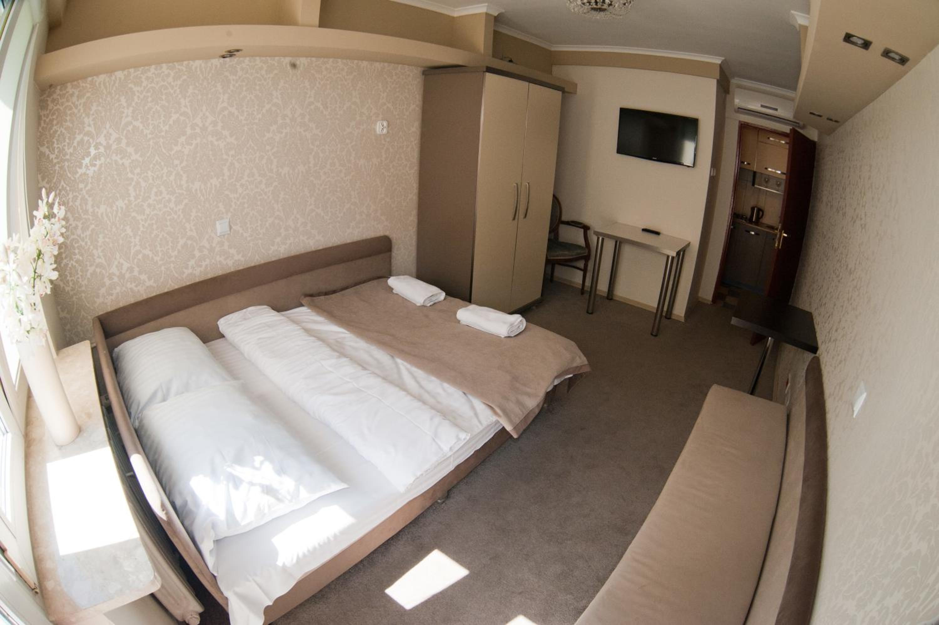 Studio Apartment photo 1