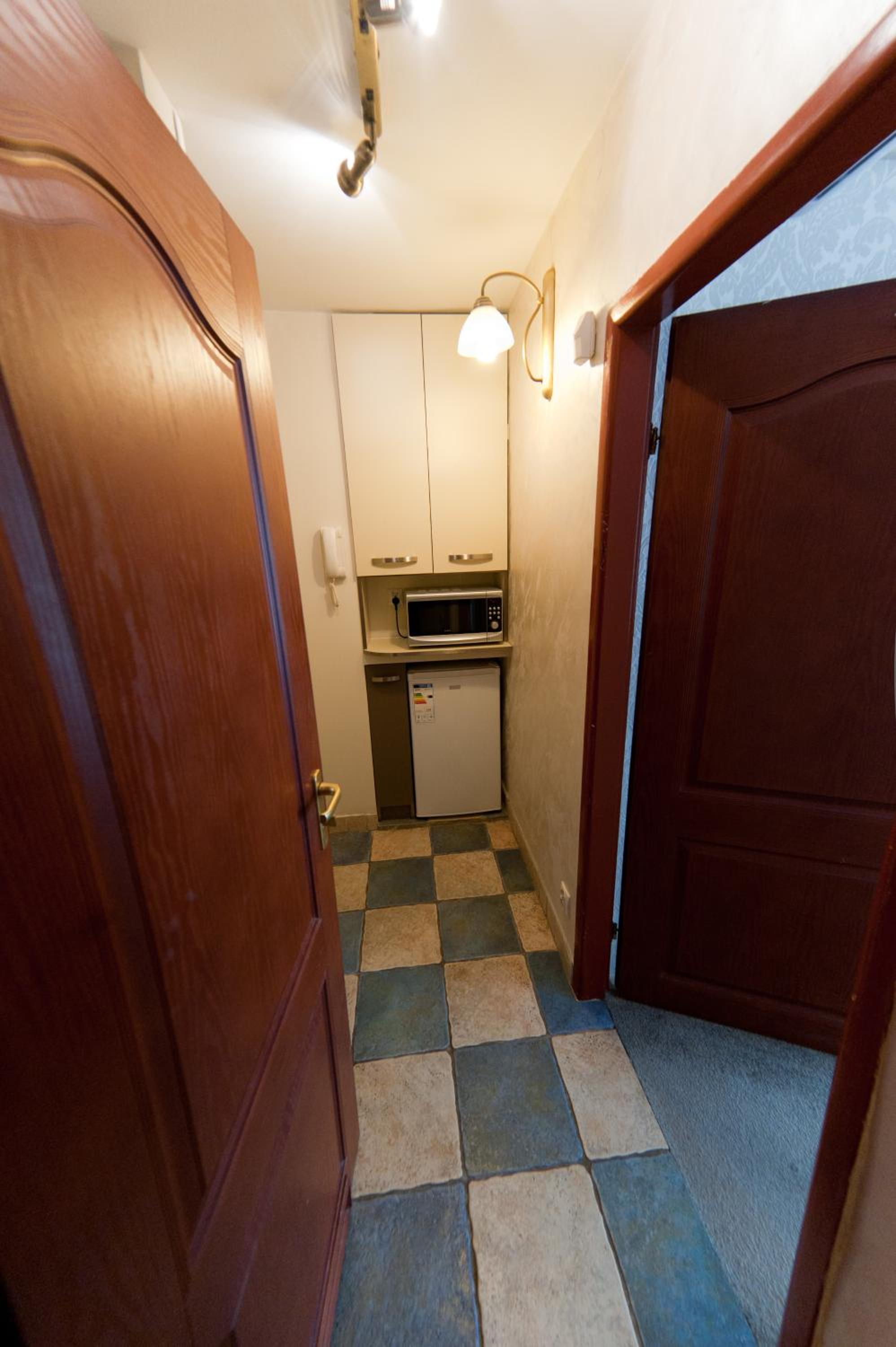 Studio Apartment photo 2