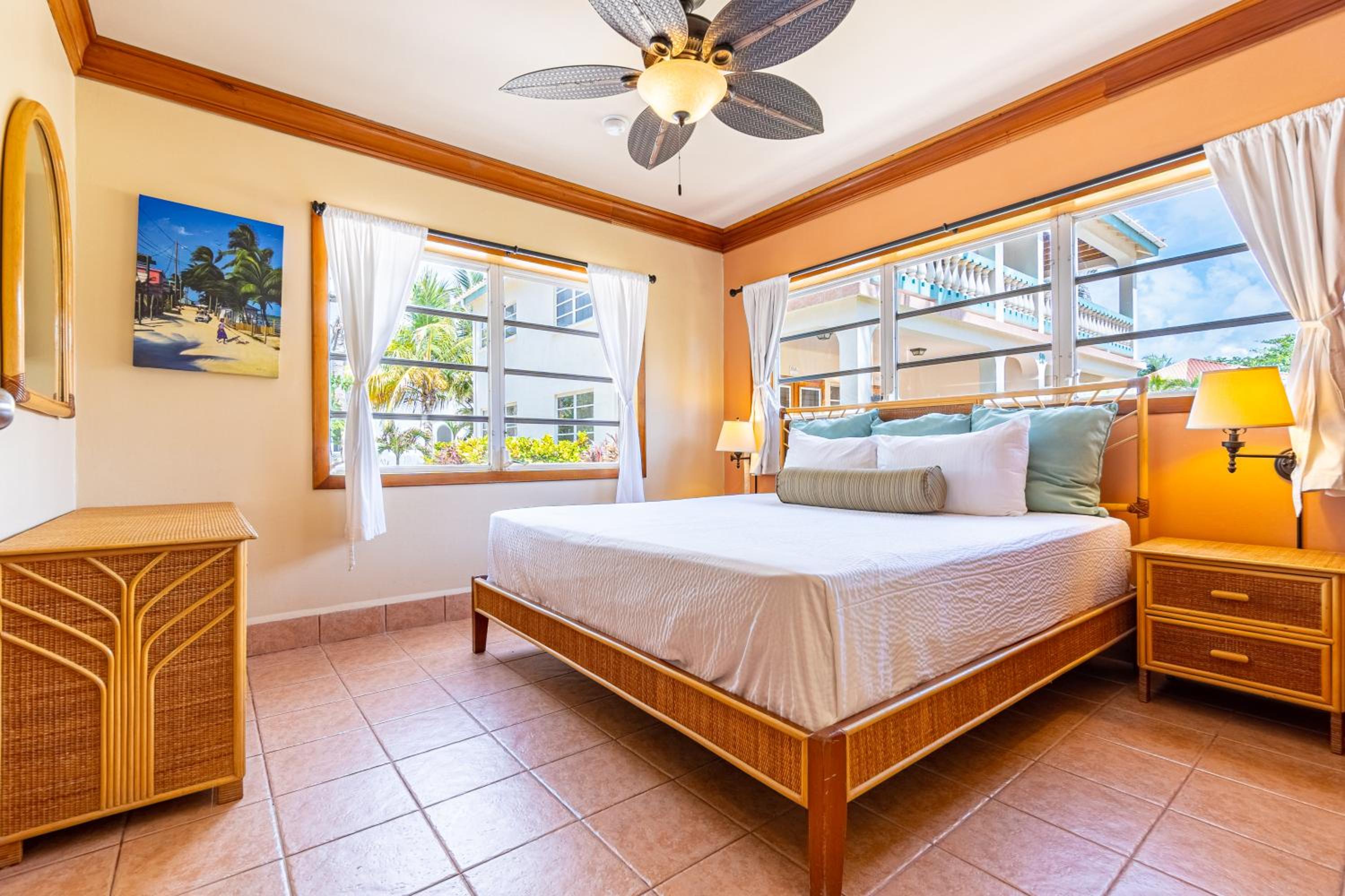Sea View Lower Level Suite photo 3