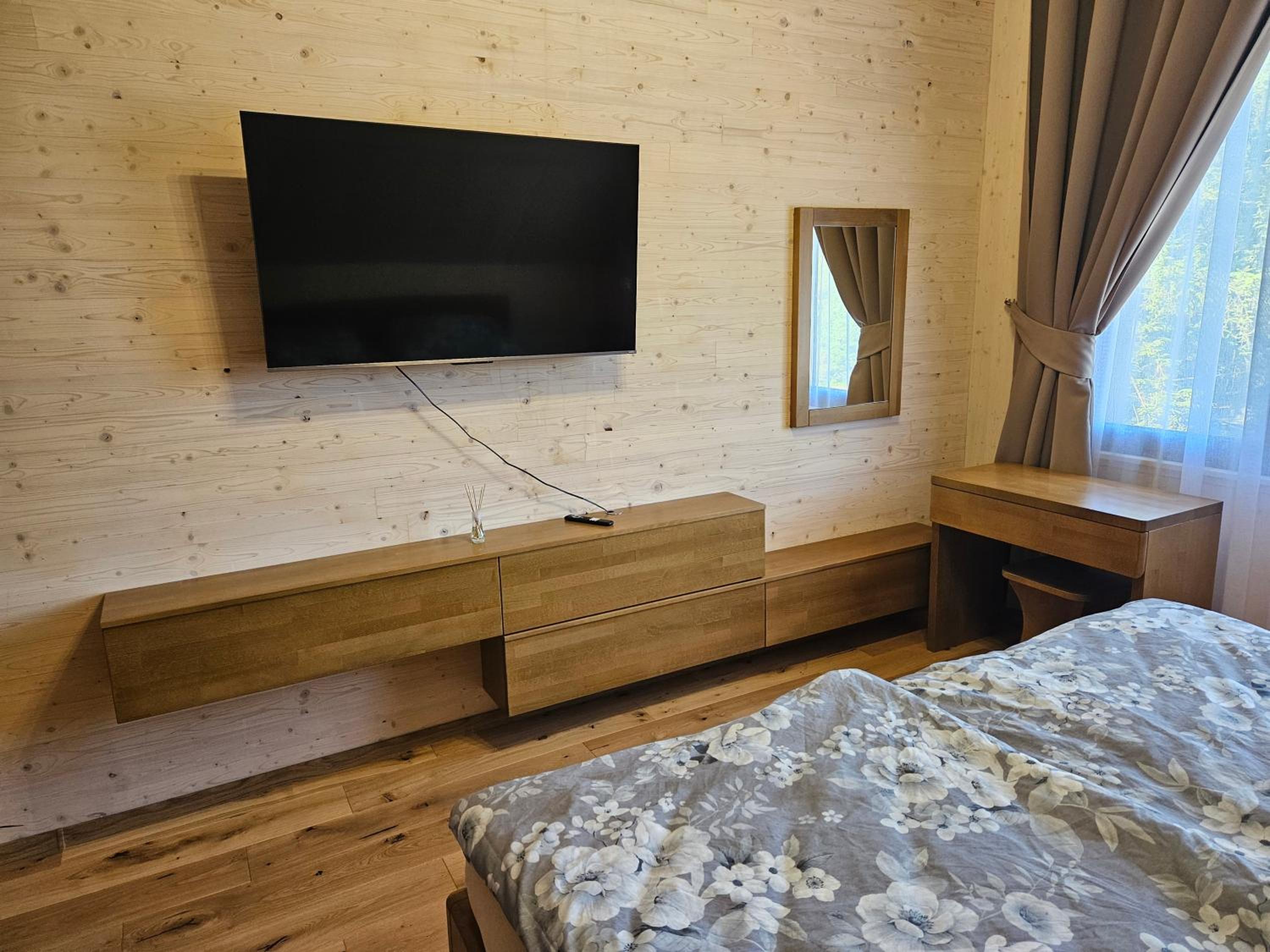 Four-Bedroom Chalet photo 2