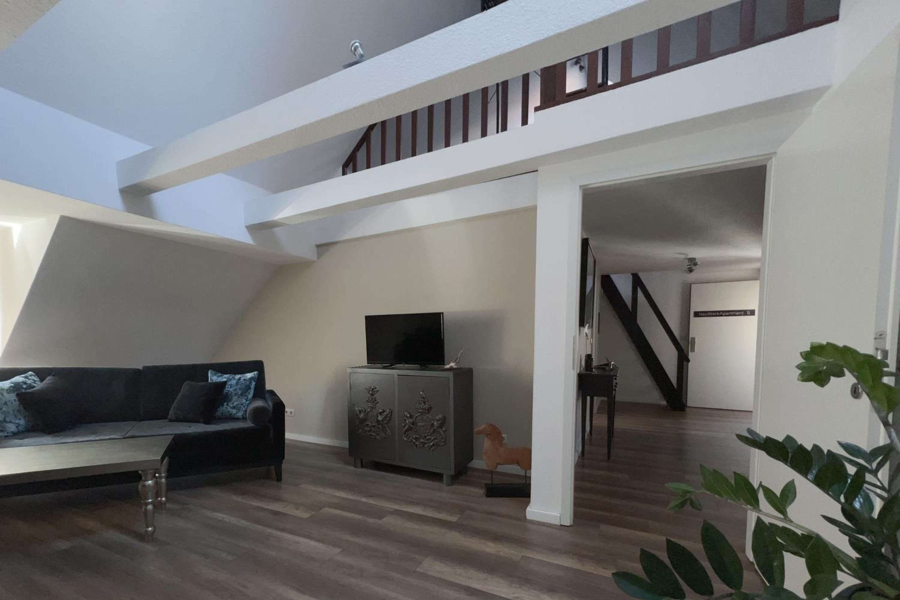 Duplex Apartment - Photo 9