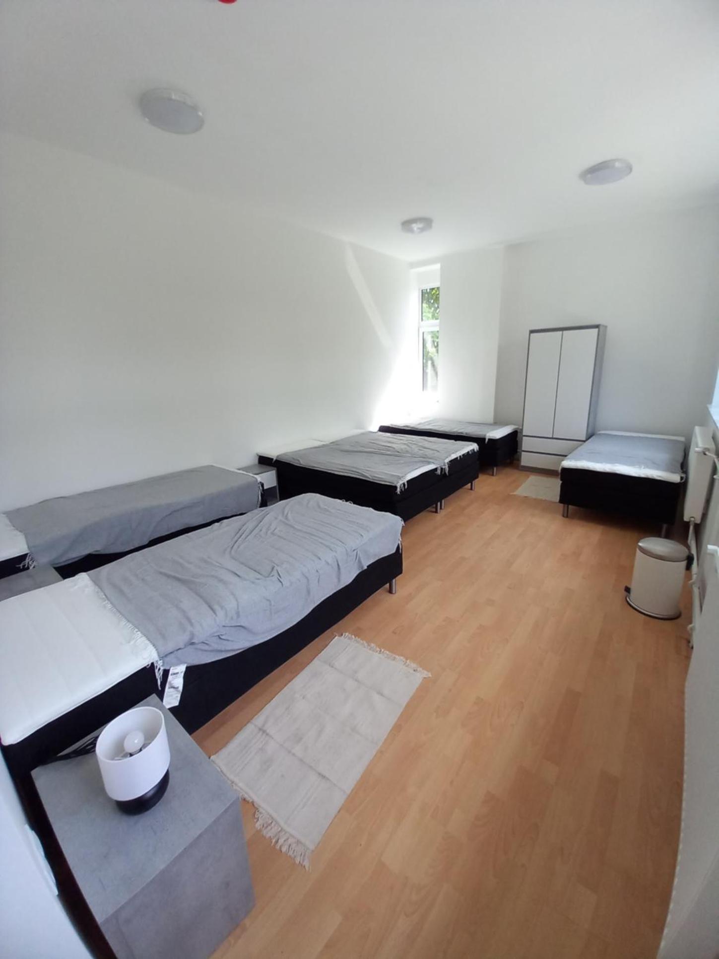 6-Bed Mixed Dormitory Room photo 1