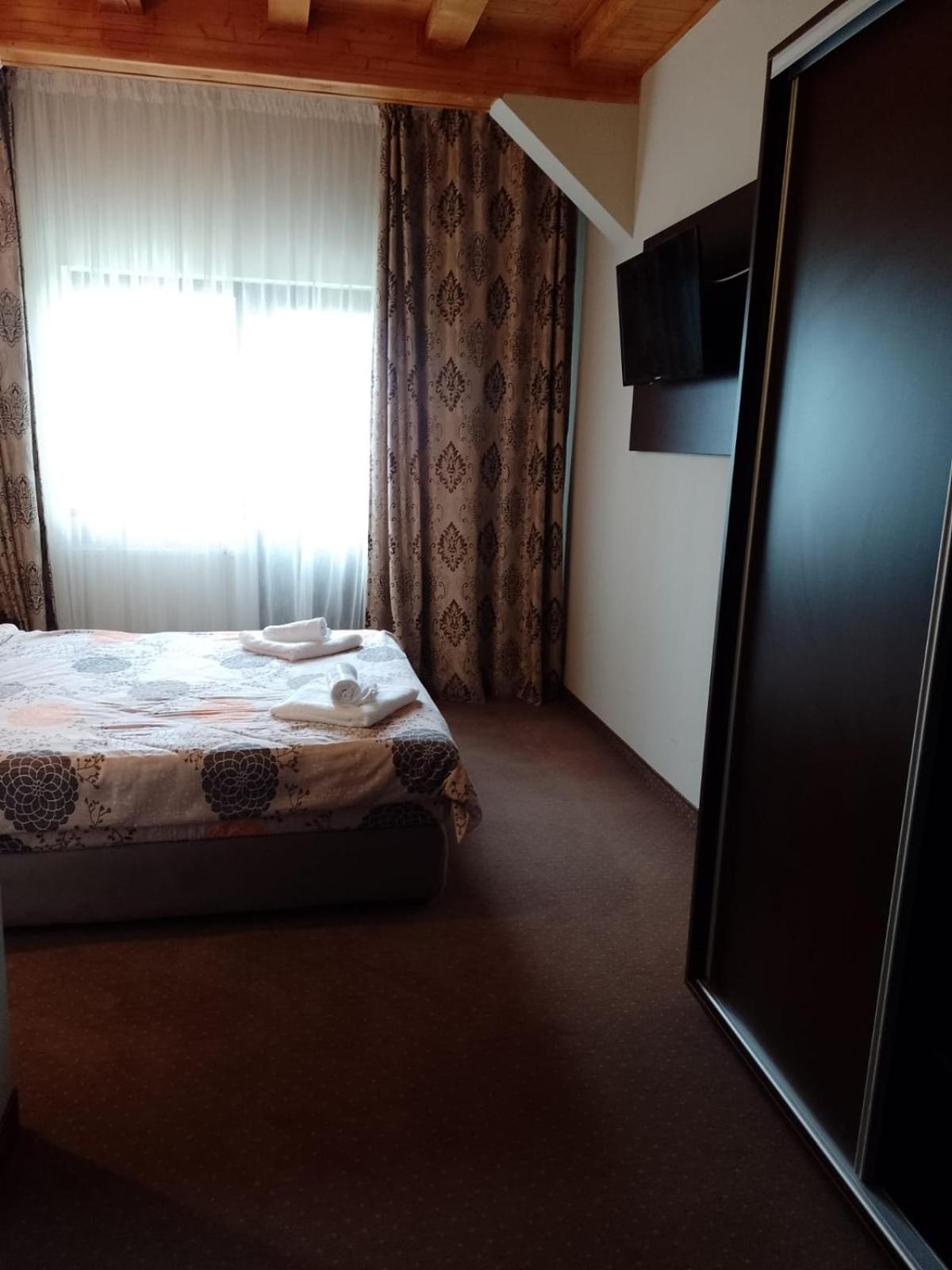 Double Room with Private Bathroom photo 1