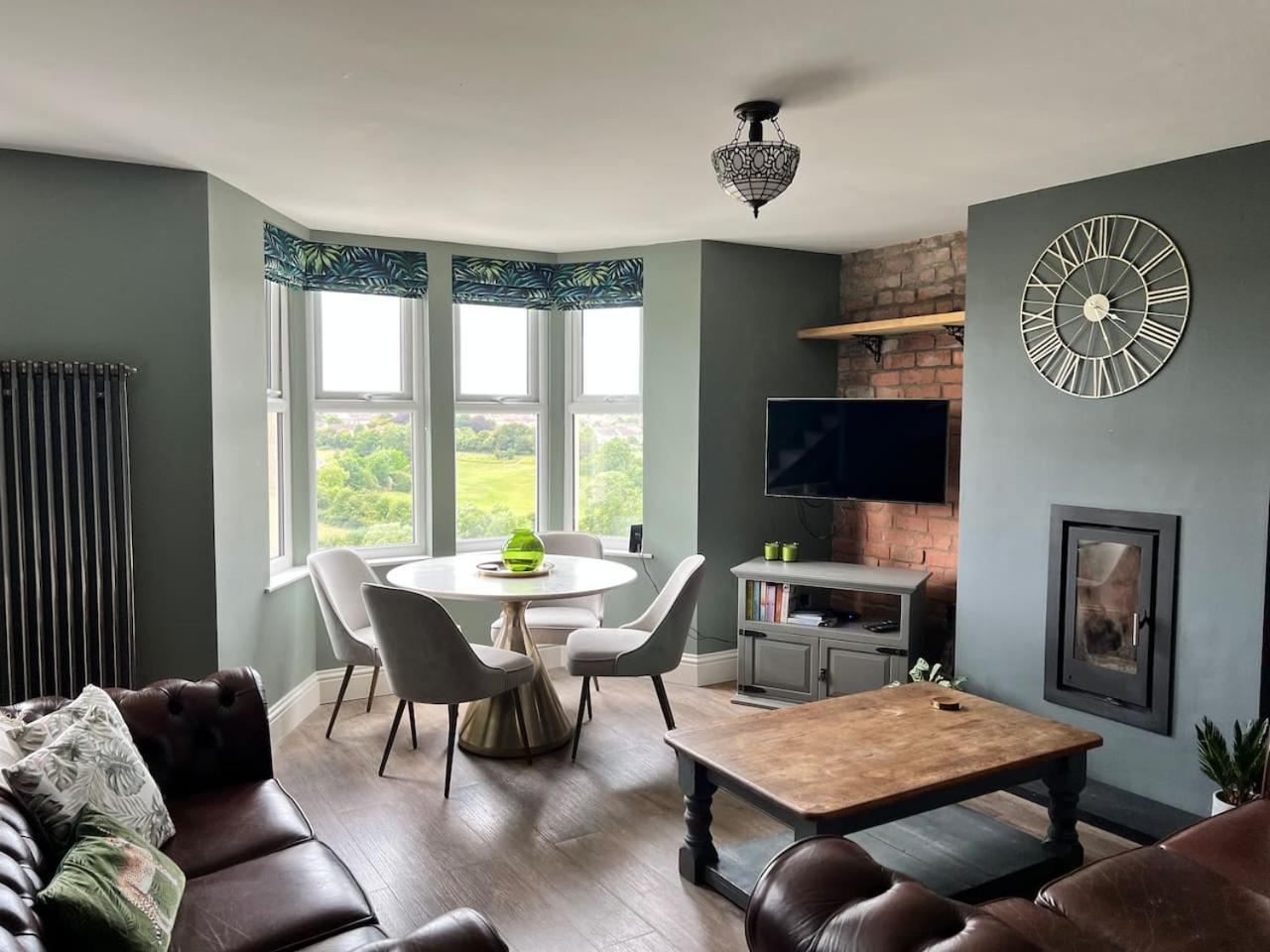 Two-Bedroom Apartment with River View photo 1