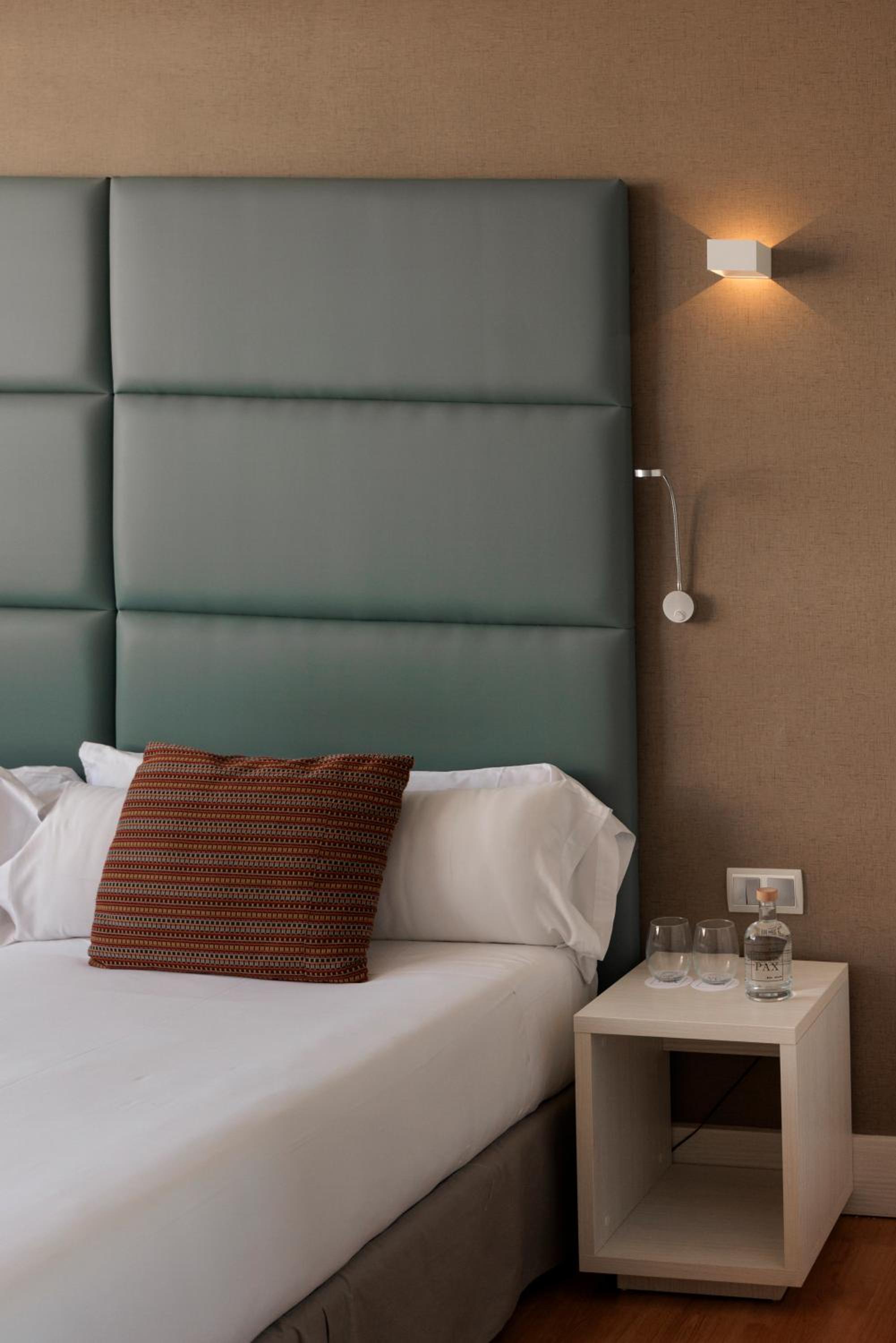 Double or Twin Room - Photo 2
