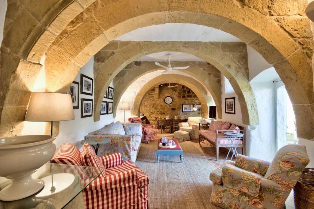 Villa photo 2