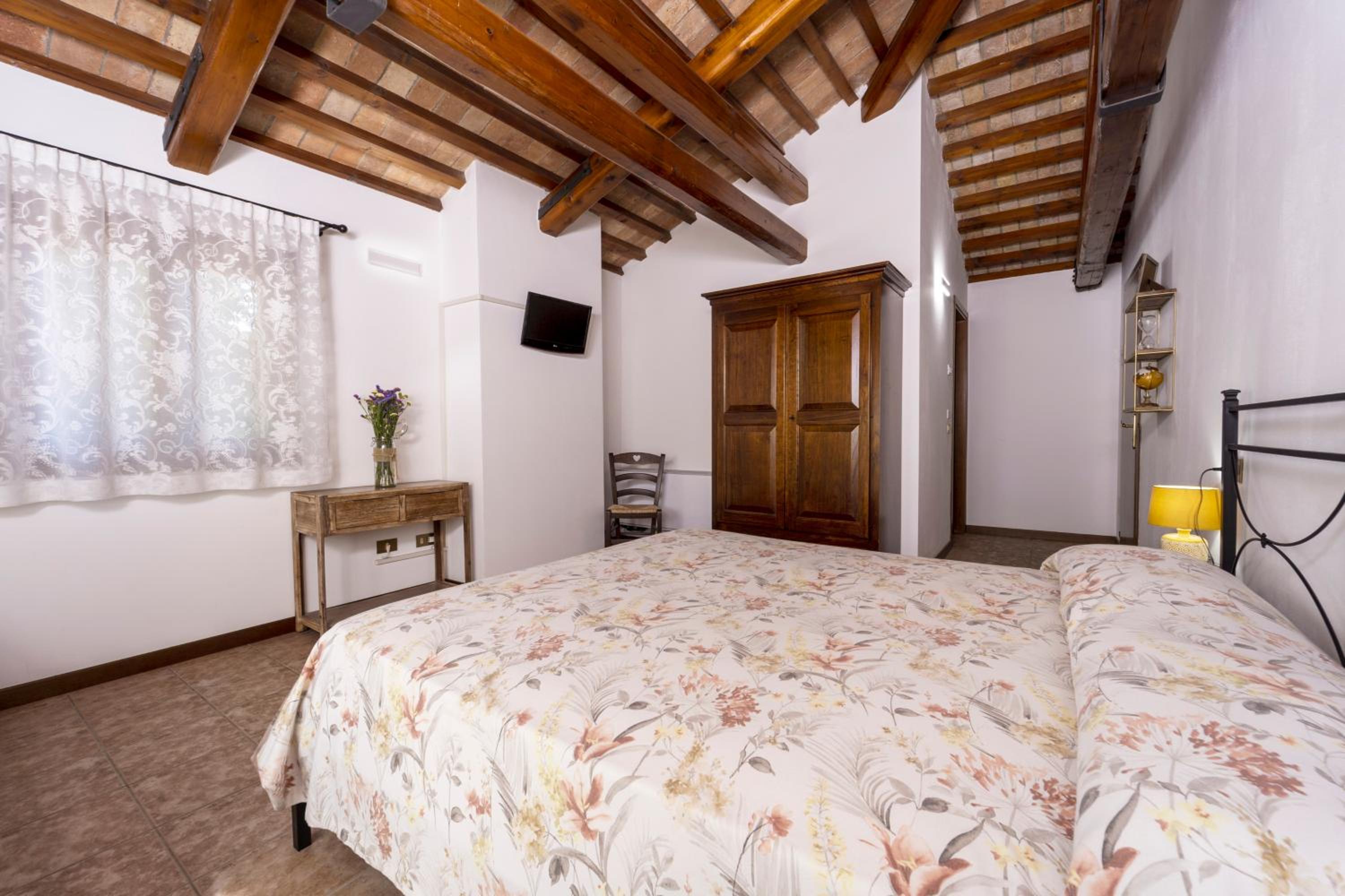 Triple Room with Private Bathroom - Photo 3