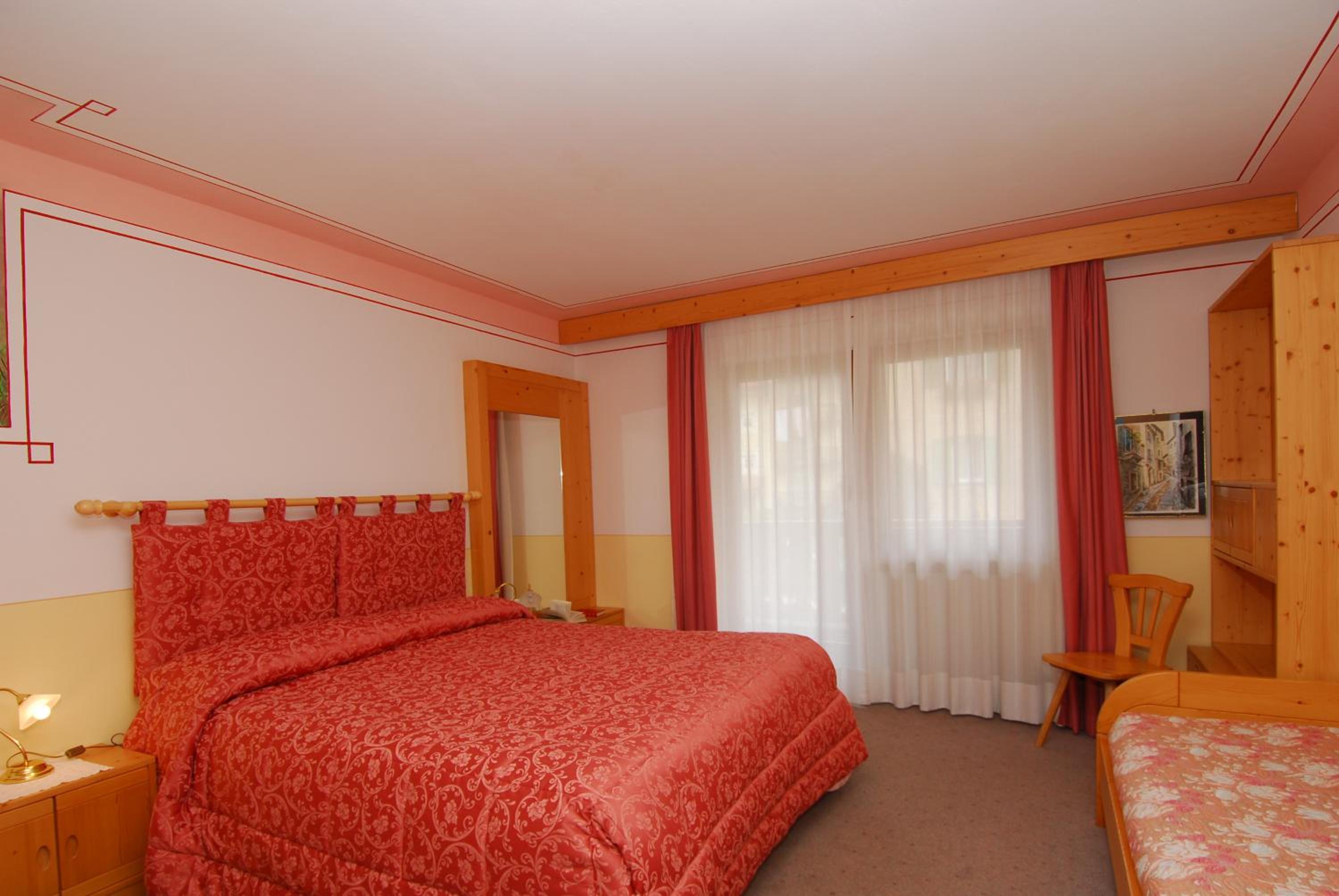 Double or Twin Room with Mountain View photo 2