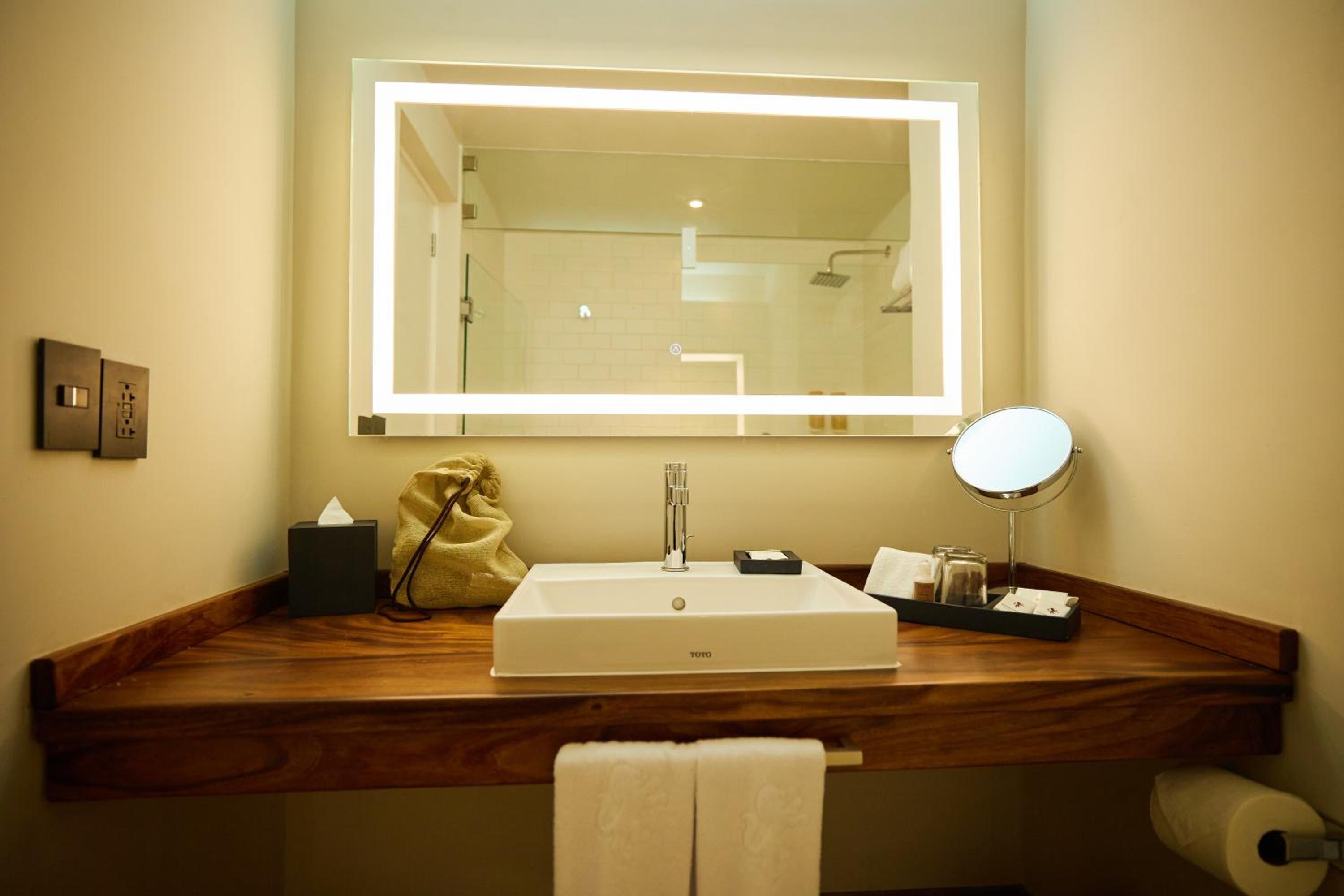 Deluxe Double Room - Photo 7