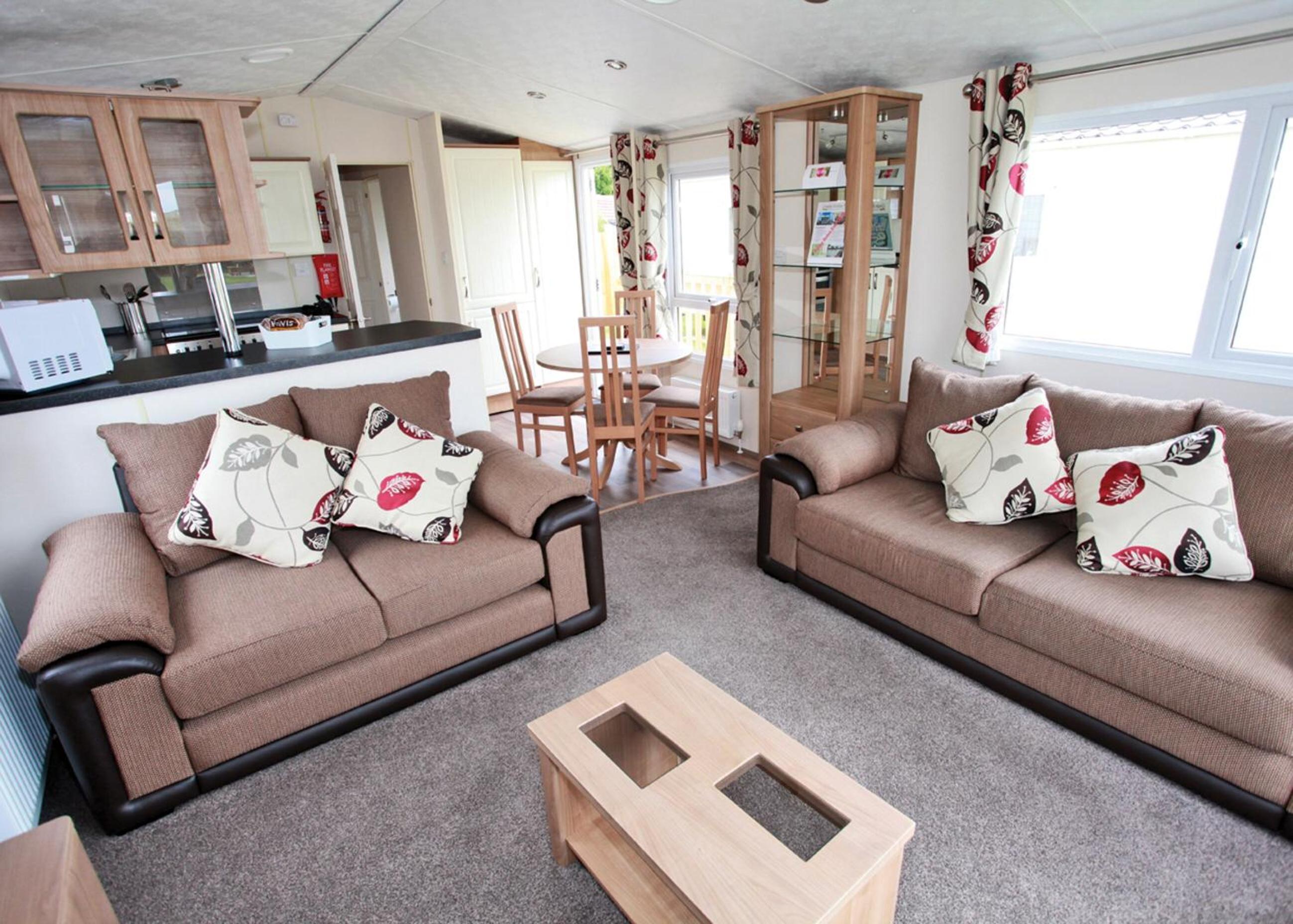 Mobile Home photo 3