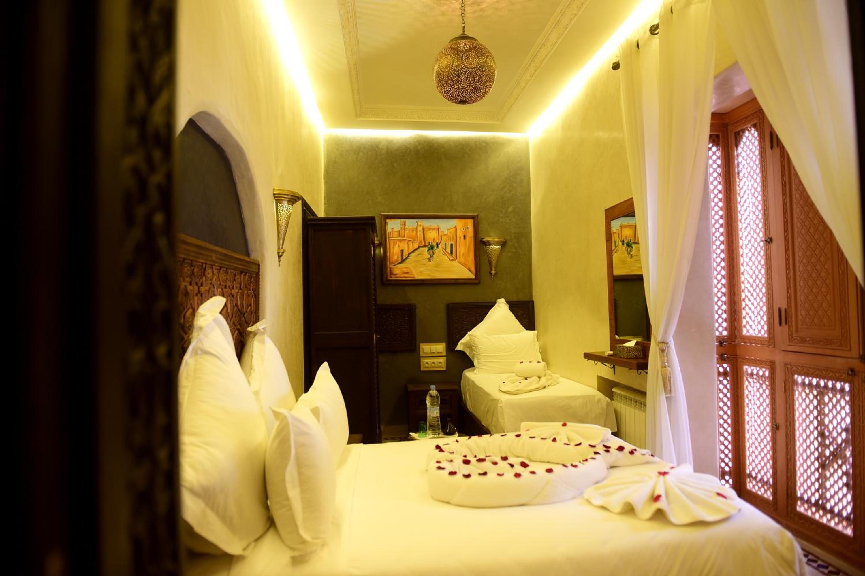 Deluxe Room - Photo 7