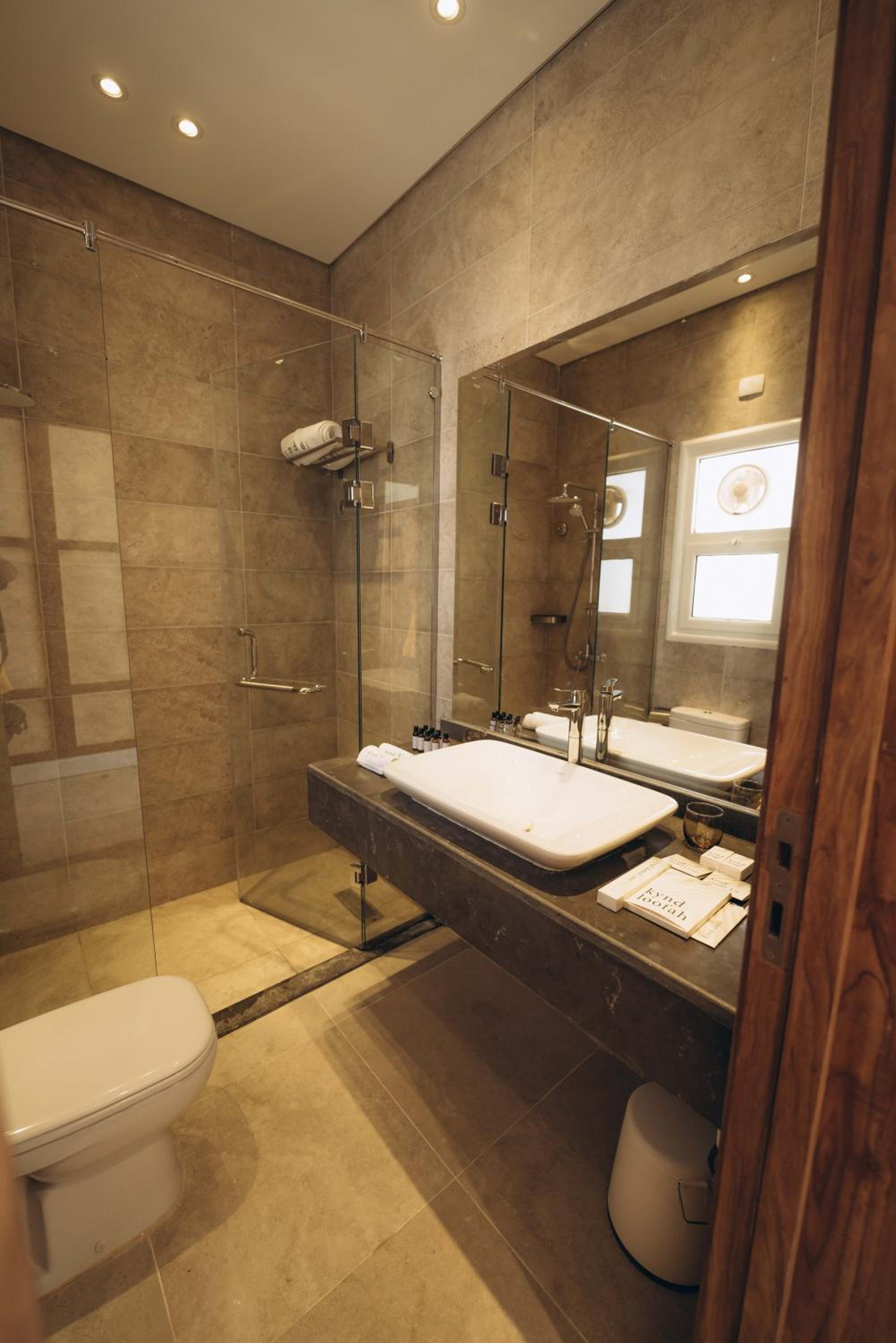 Double or Twin Room with Partial Sea View photo 3