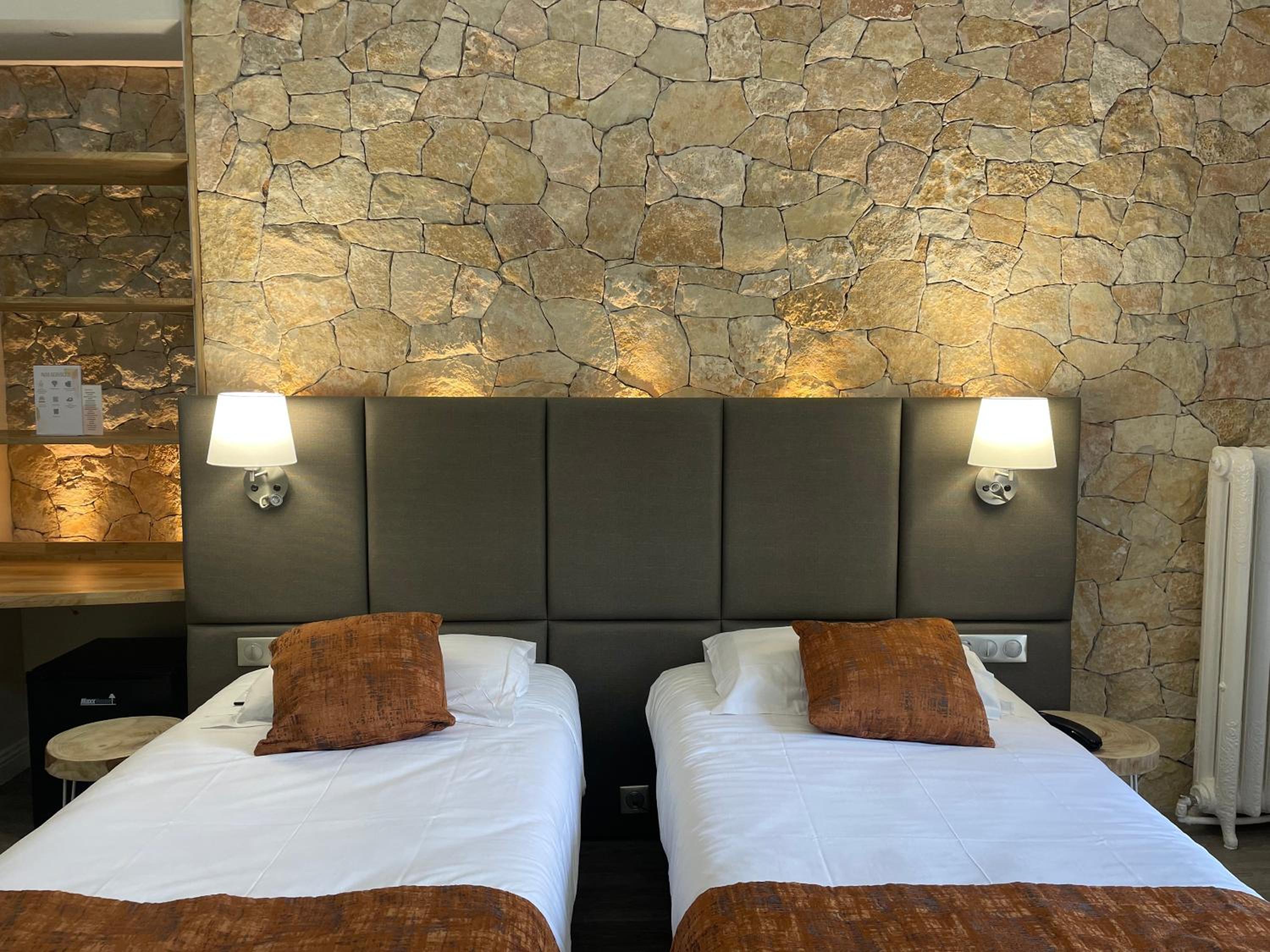 Superior Twin Room - Photo 2