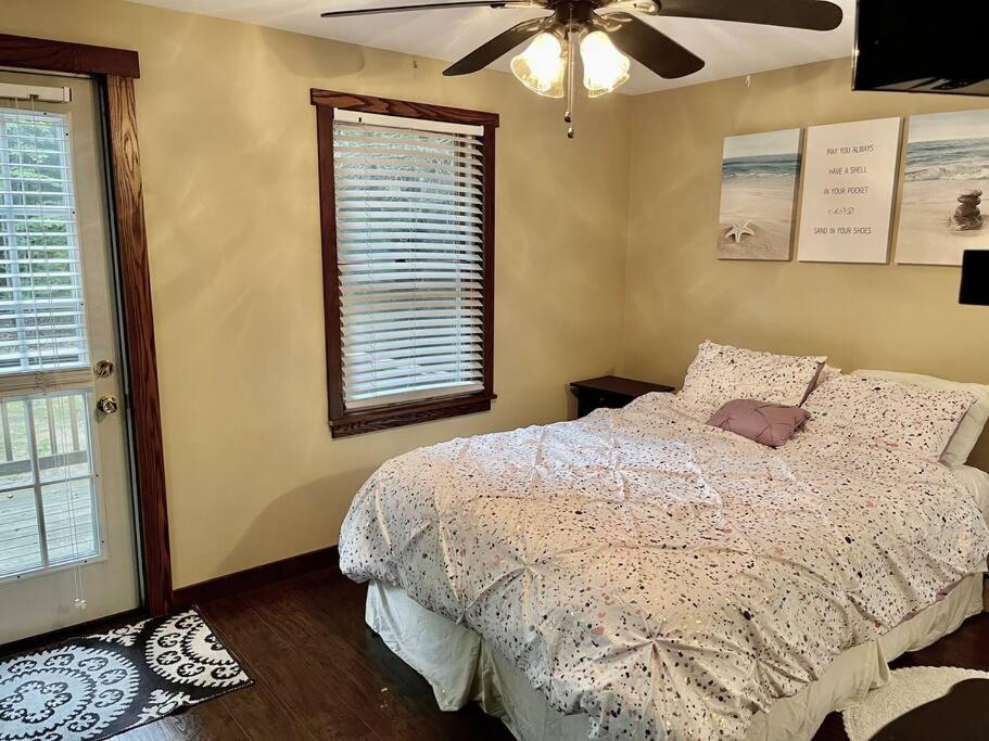 Three-Bedroom House photo 1