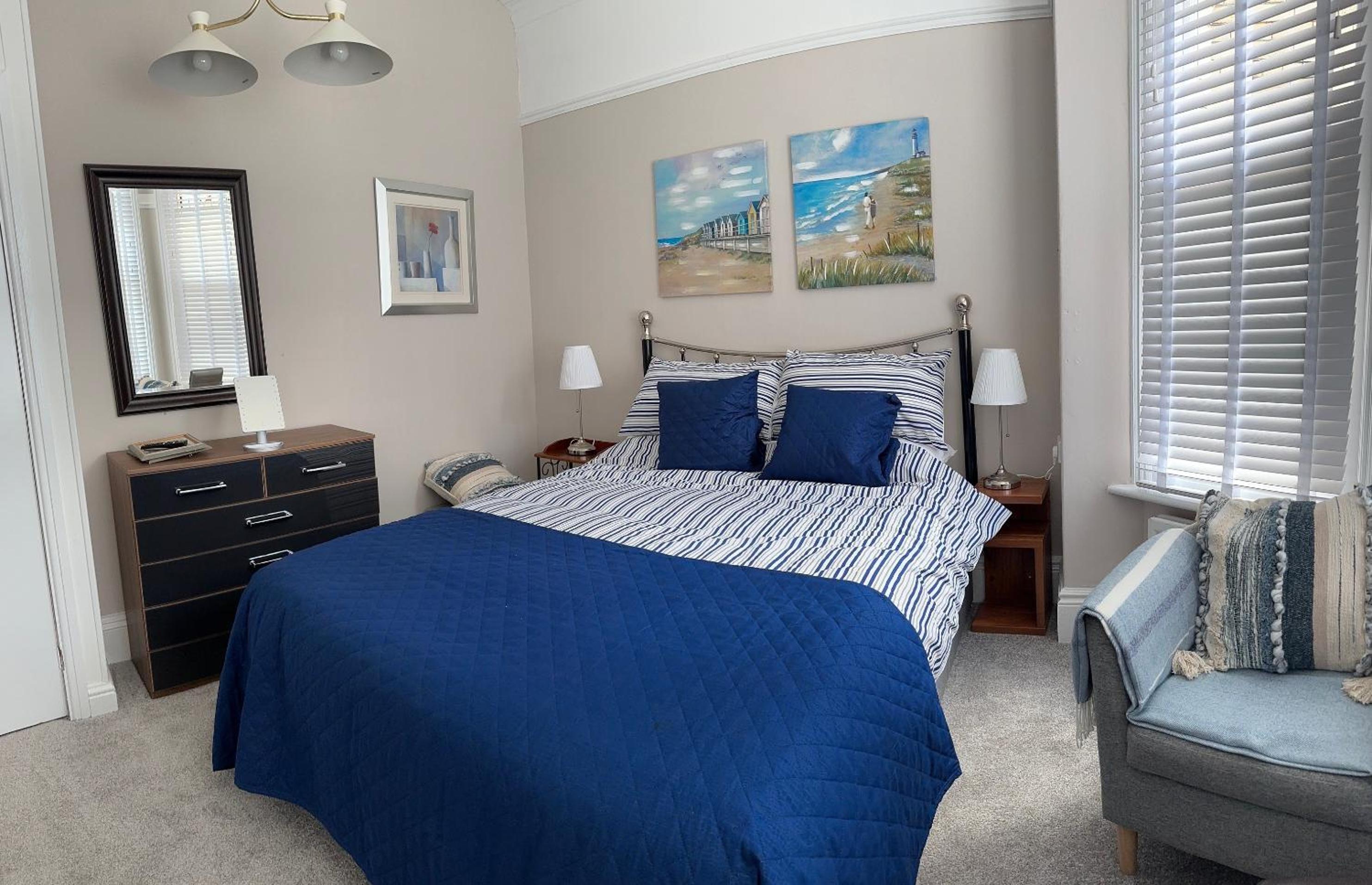 One-Bedroom Apartment photo 1