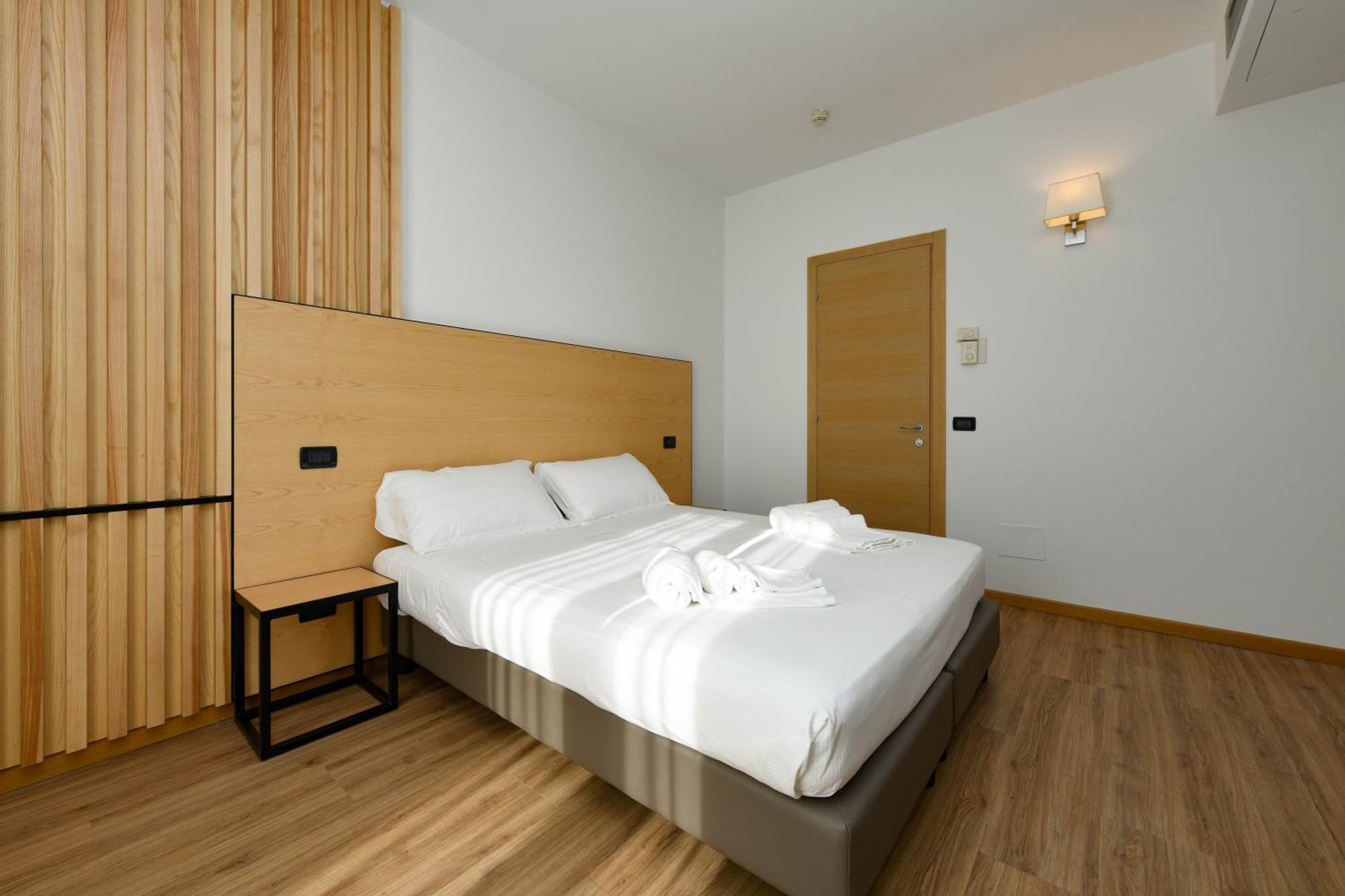 Family Queen Suite with Sofa Bed and Terrace - Non-Smoking