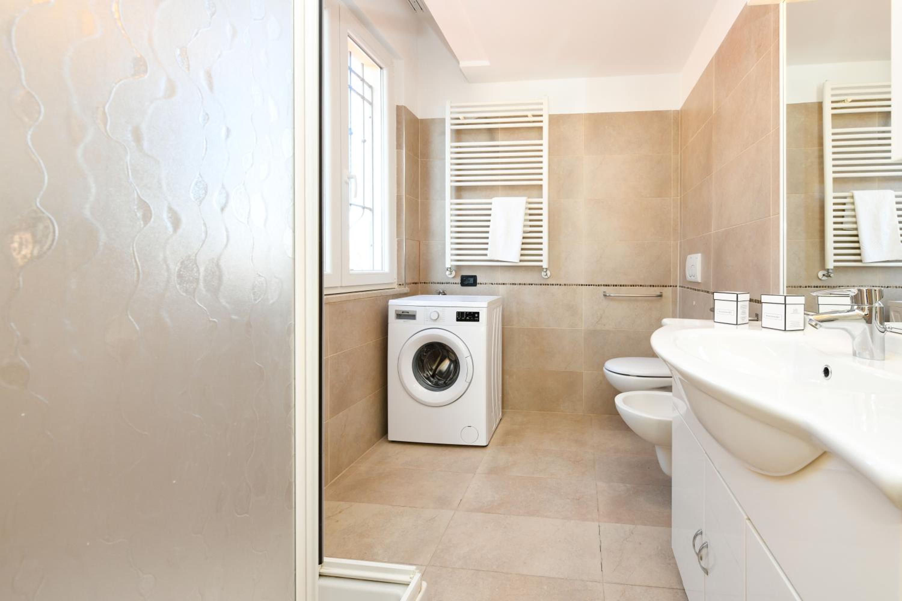 Family Queen Suite with Kitchenette and Terrace