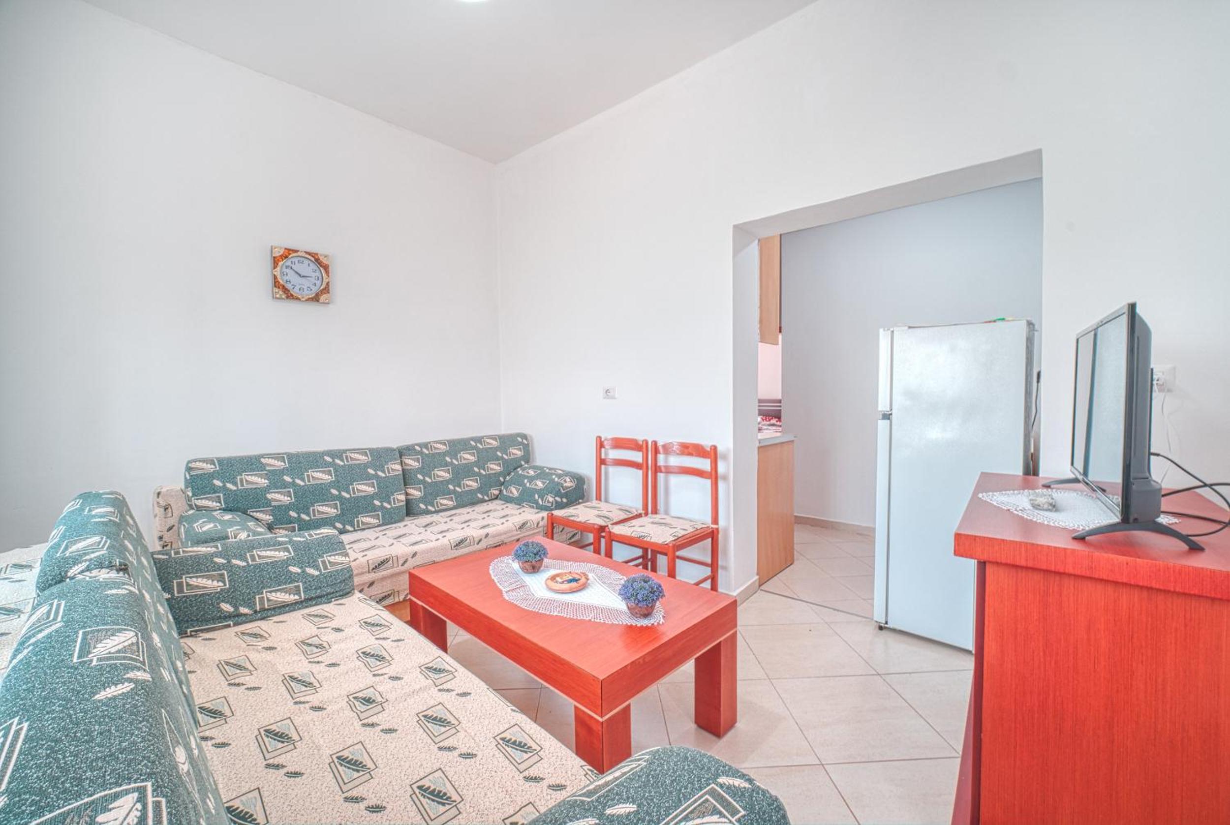 One-Bedroom Apartment photo 2
