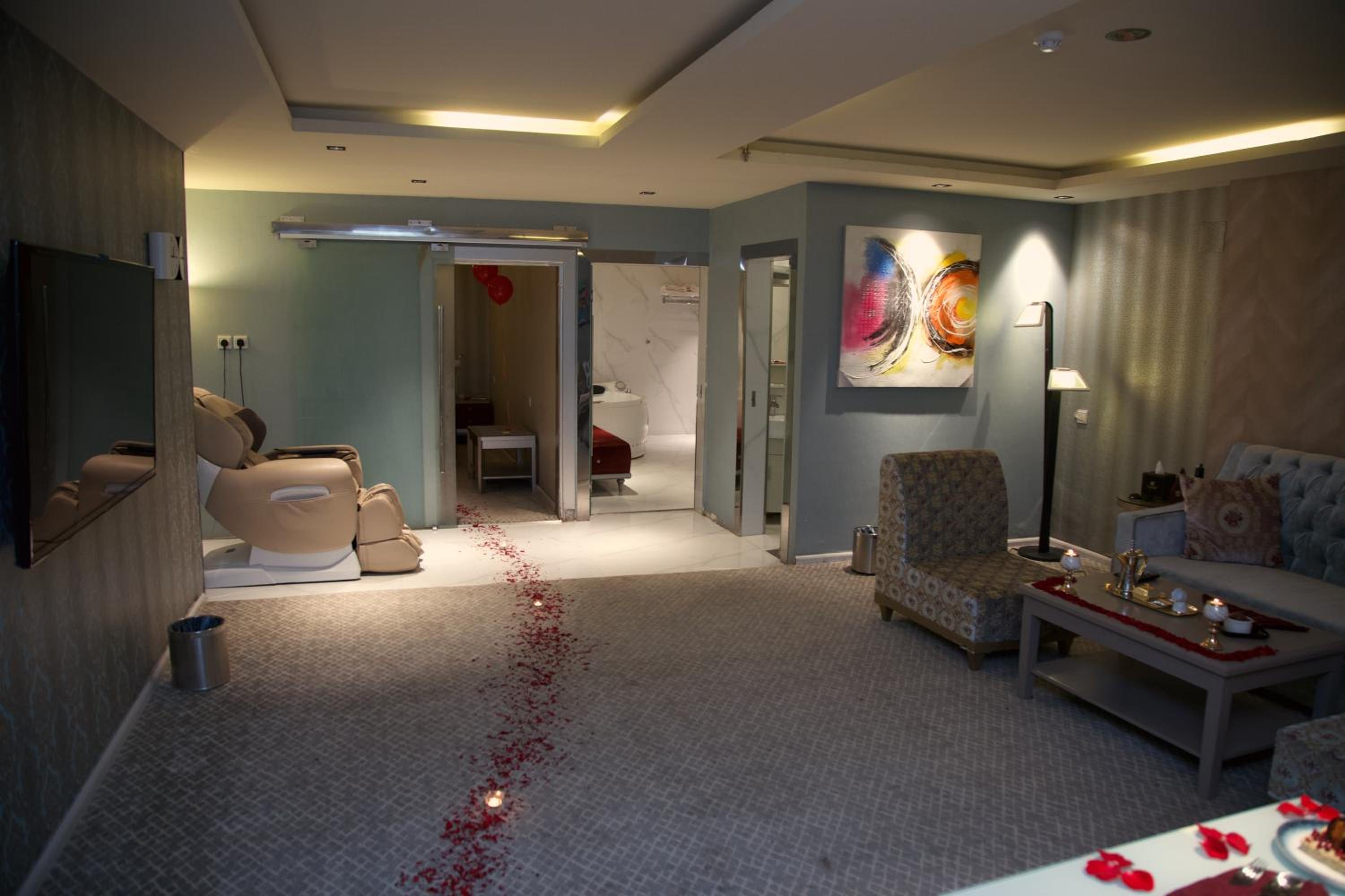 Queen Suite photo 2