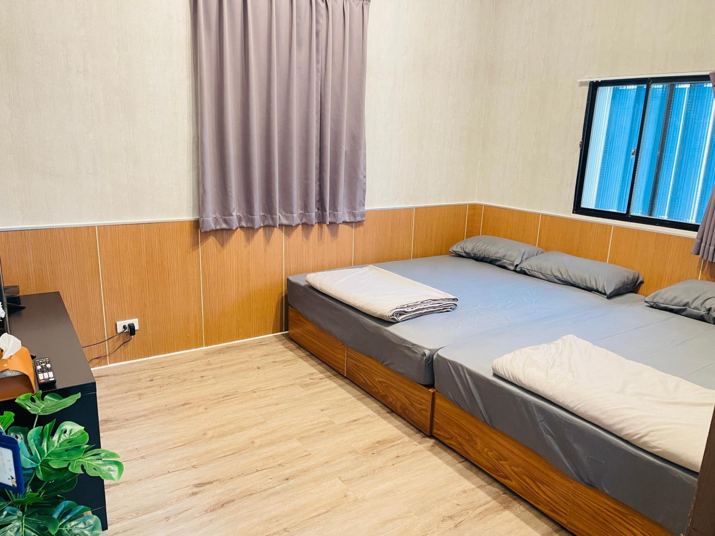 Quadruple Room With Shared Bathroom photo 1