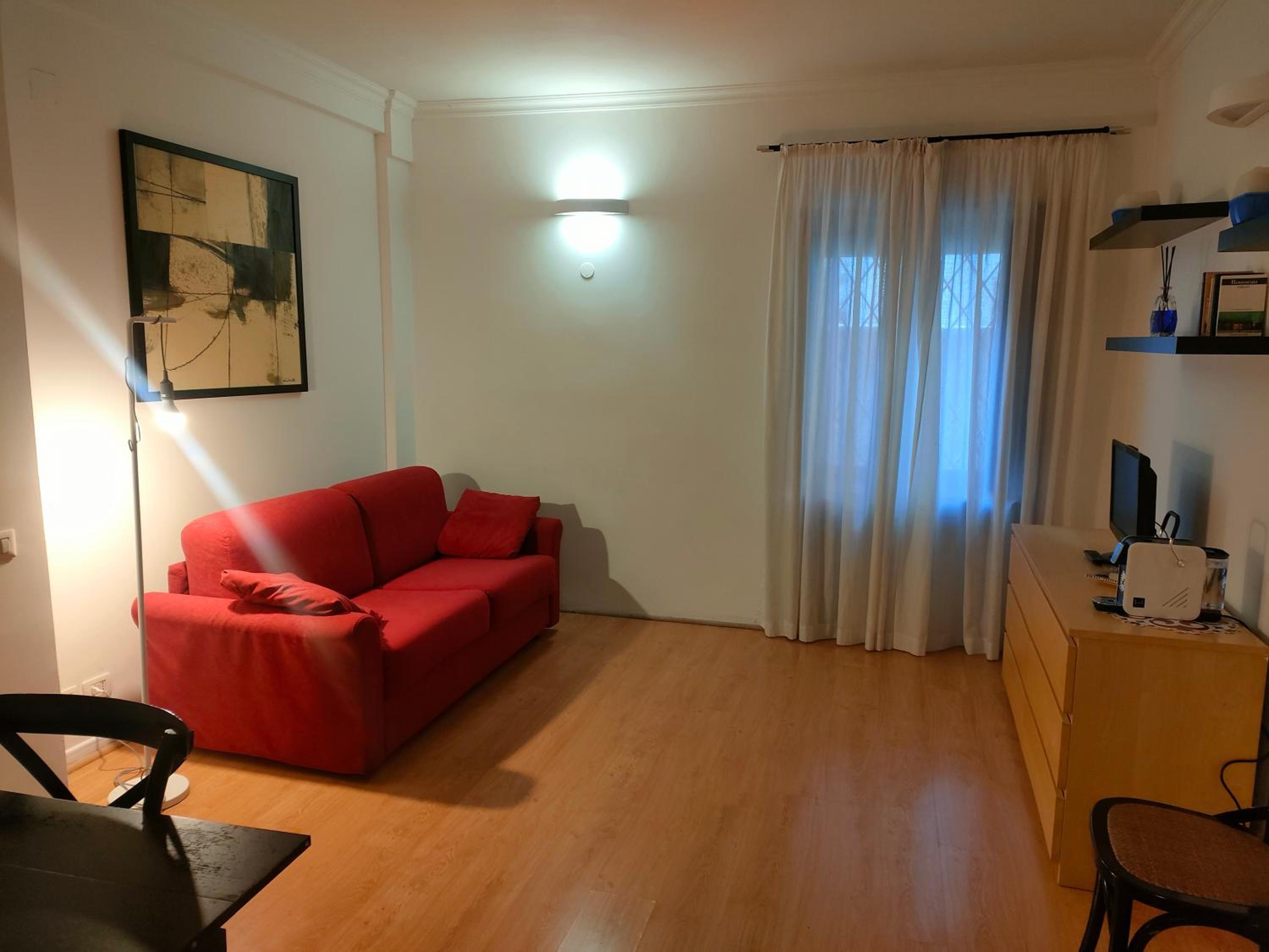 One-Bedroom Apartment