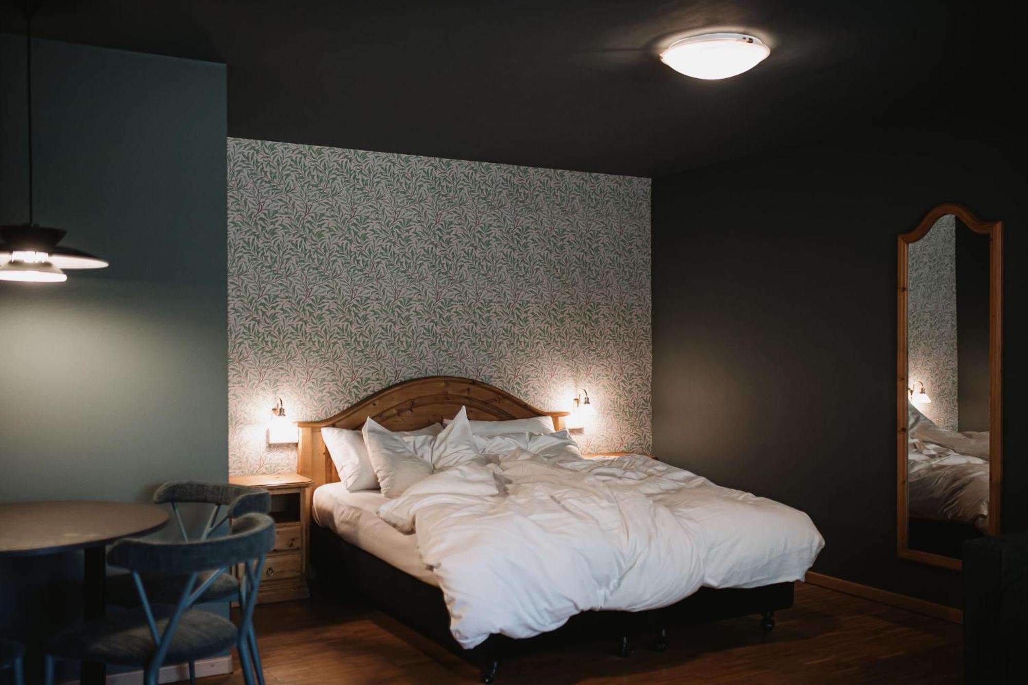 Studio Apartment - Photo 1