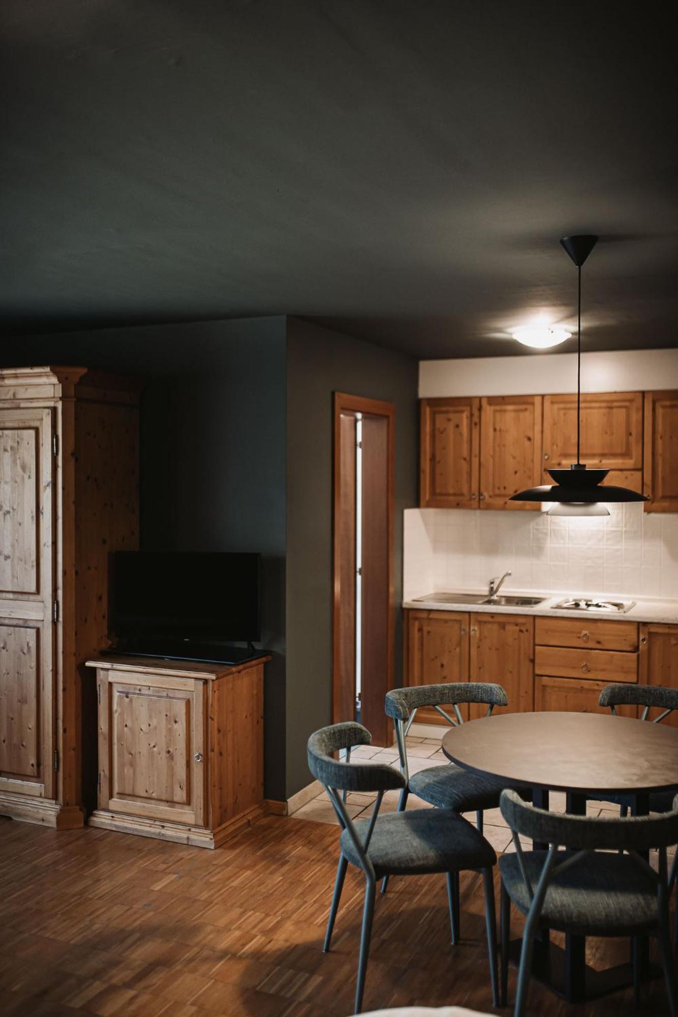 Studio Apartment - Photo 14