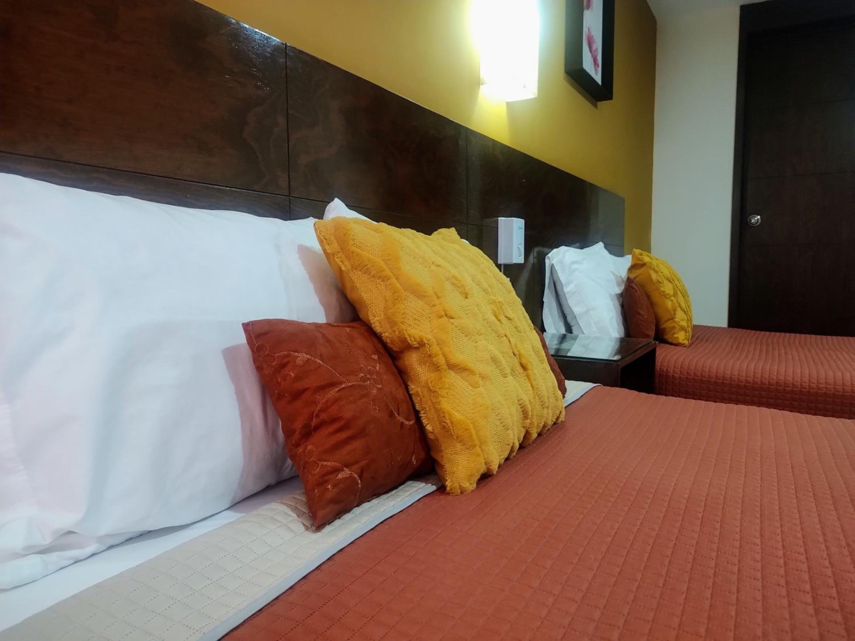 Deluxe Double Room with Two Double Beds - Photo 21