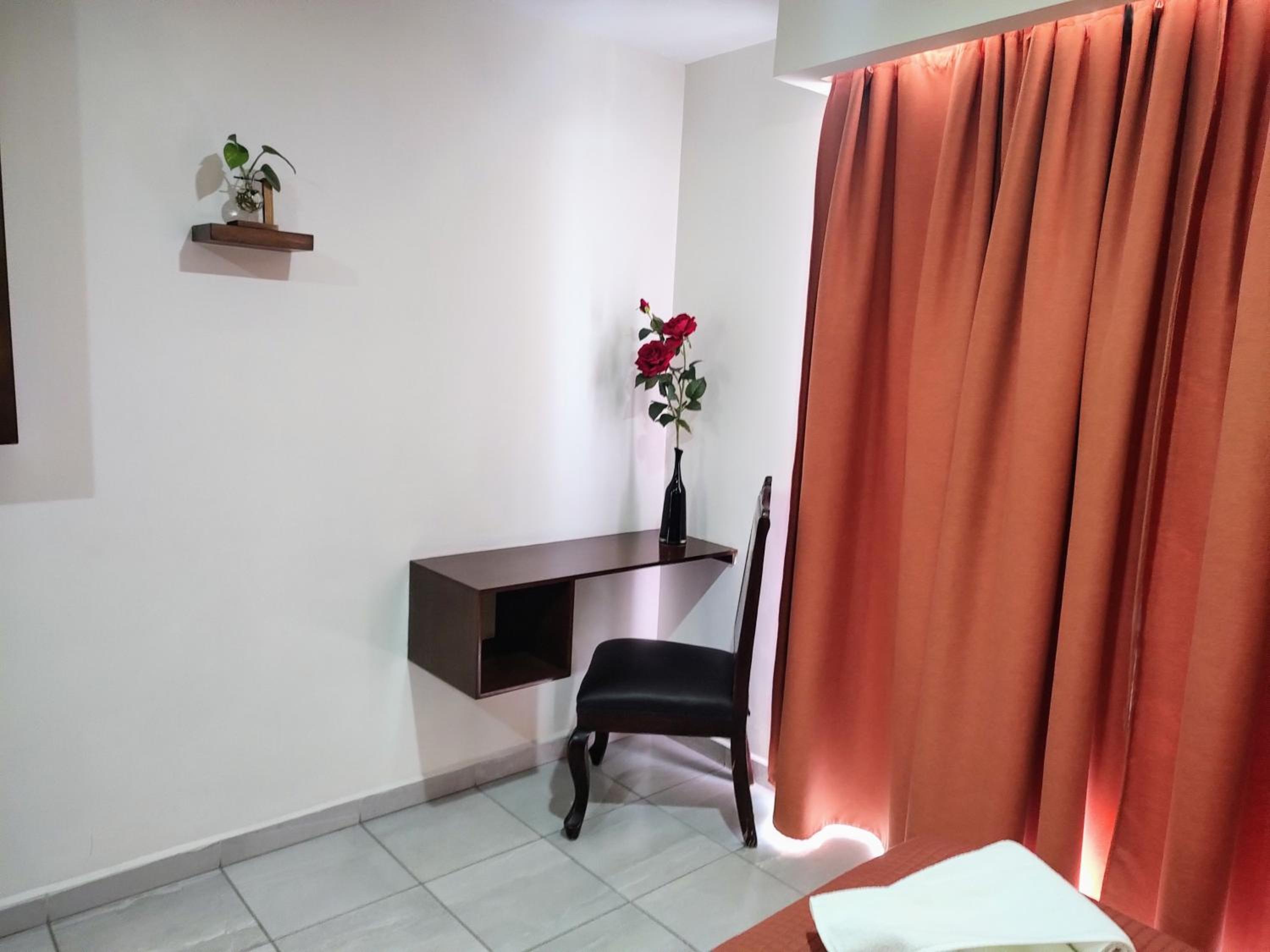 Deluxe Double Room with Two Double Beds - Photo 15