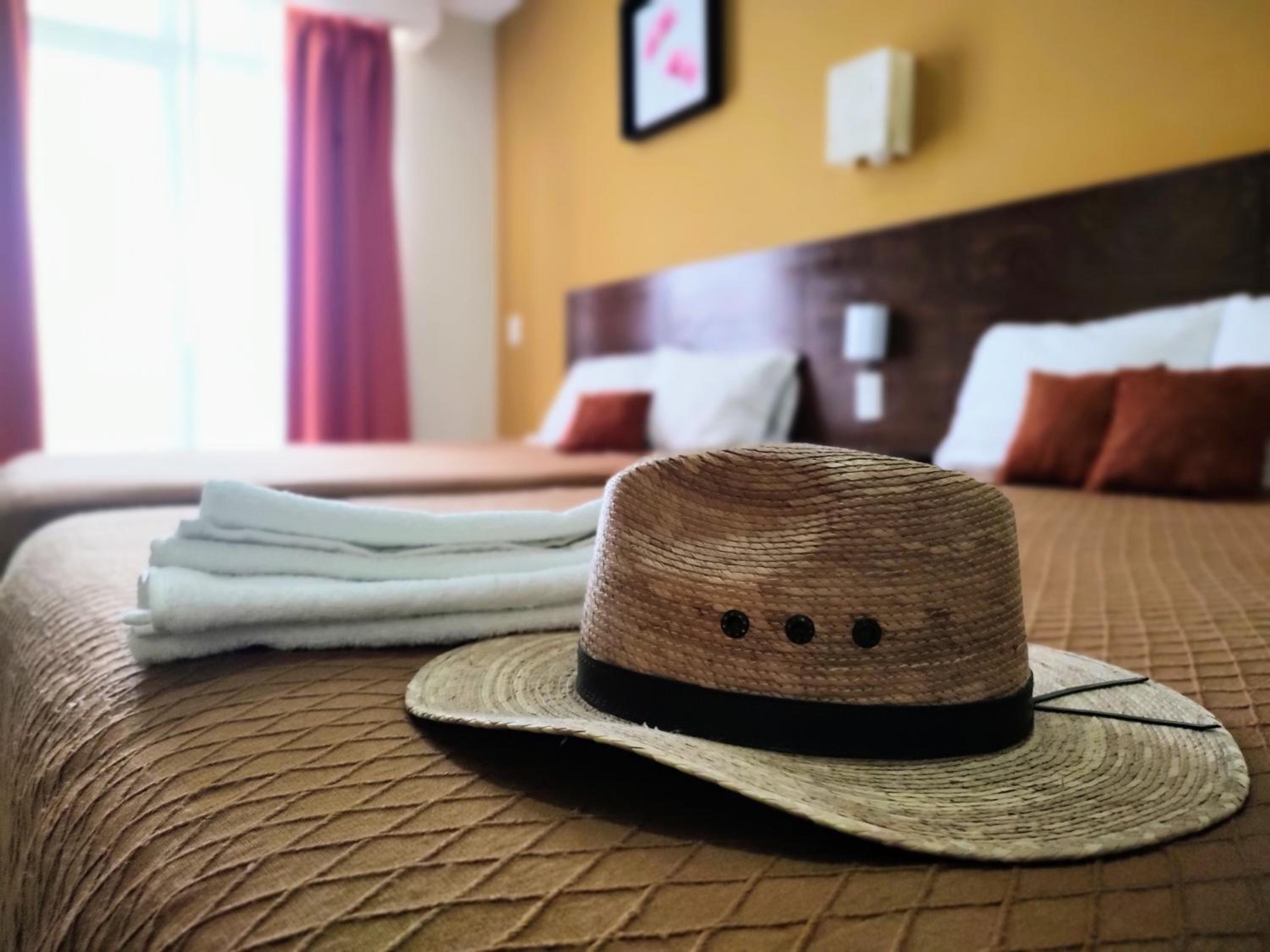 Deluxe Double Room with Two Double Beds - Photo 9