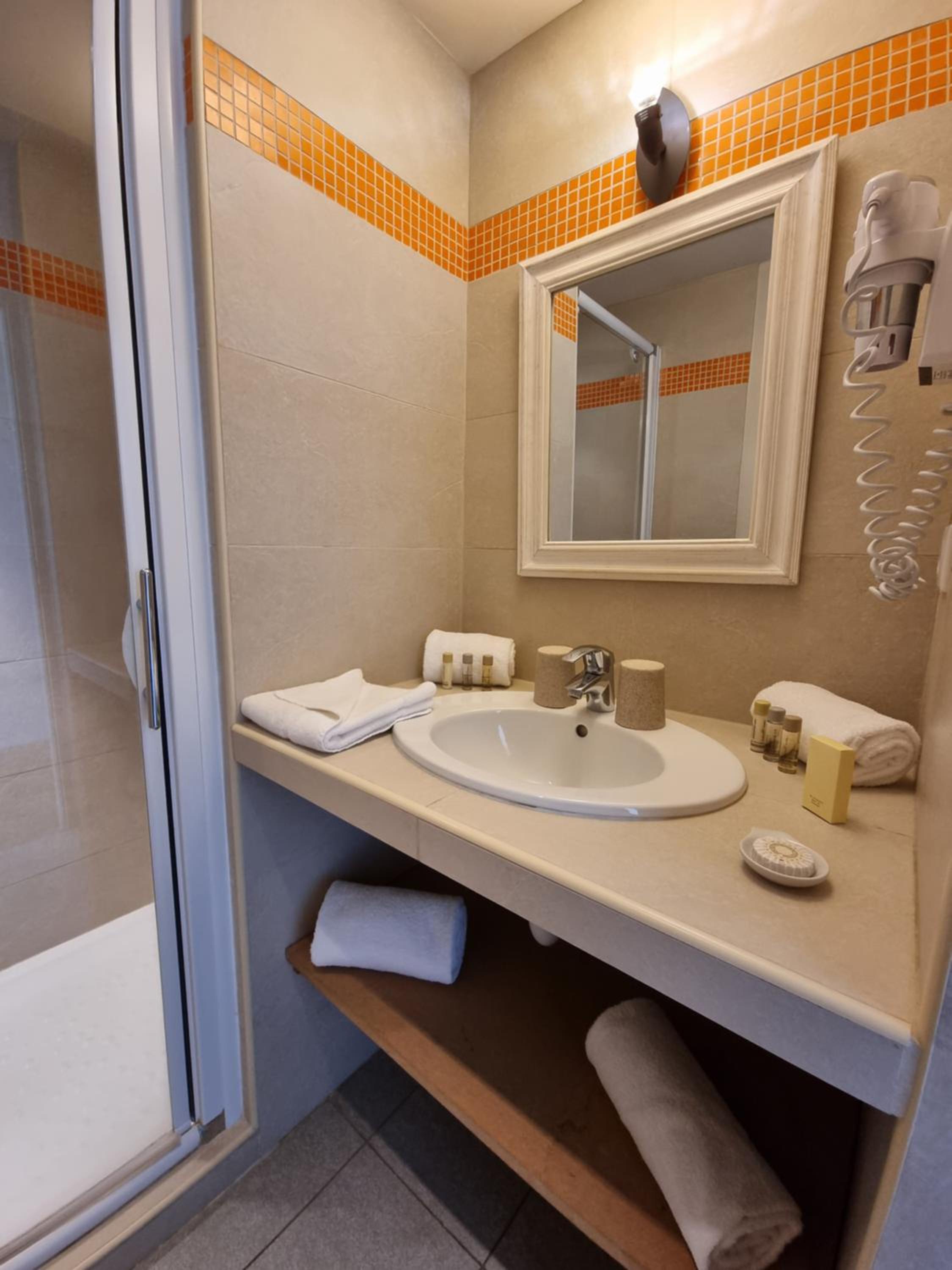 Classic Double Room - Photo 3