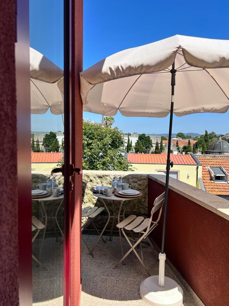 Apartment with Balcony - Photo 4
