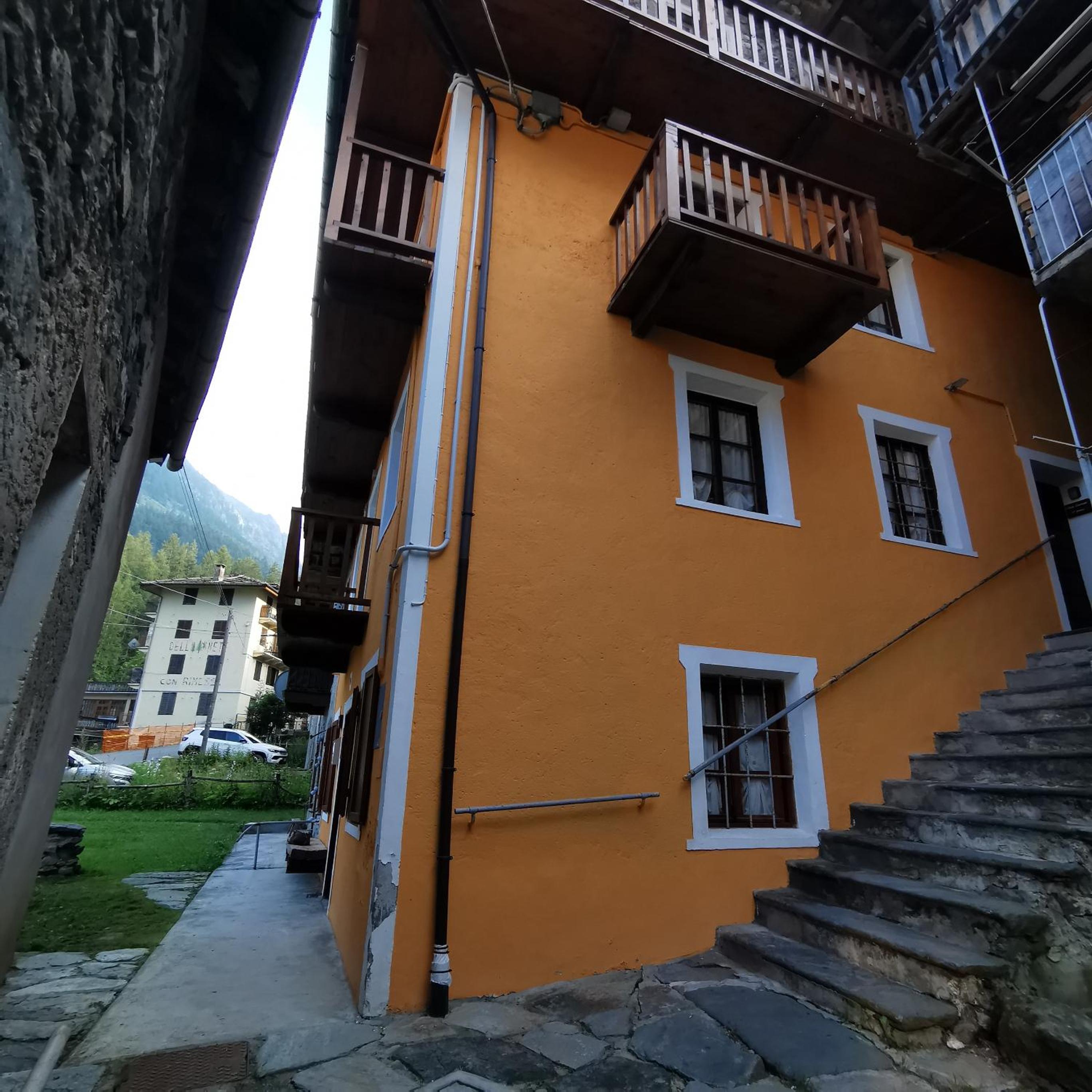 Apartment with Terrace - Photo 35