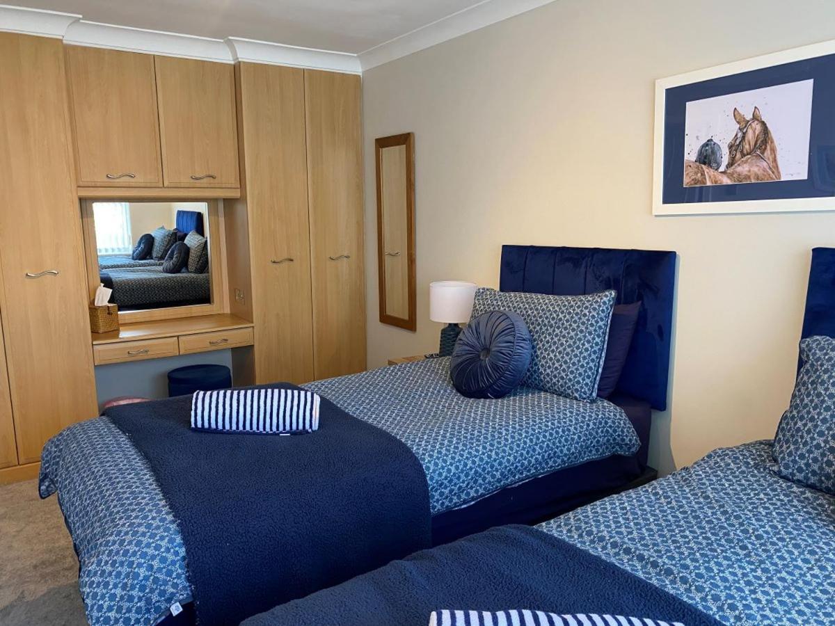 Three-Bedroom Apartment photo 1