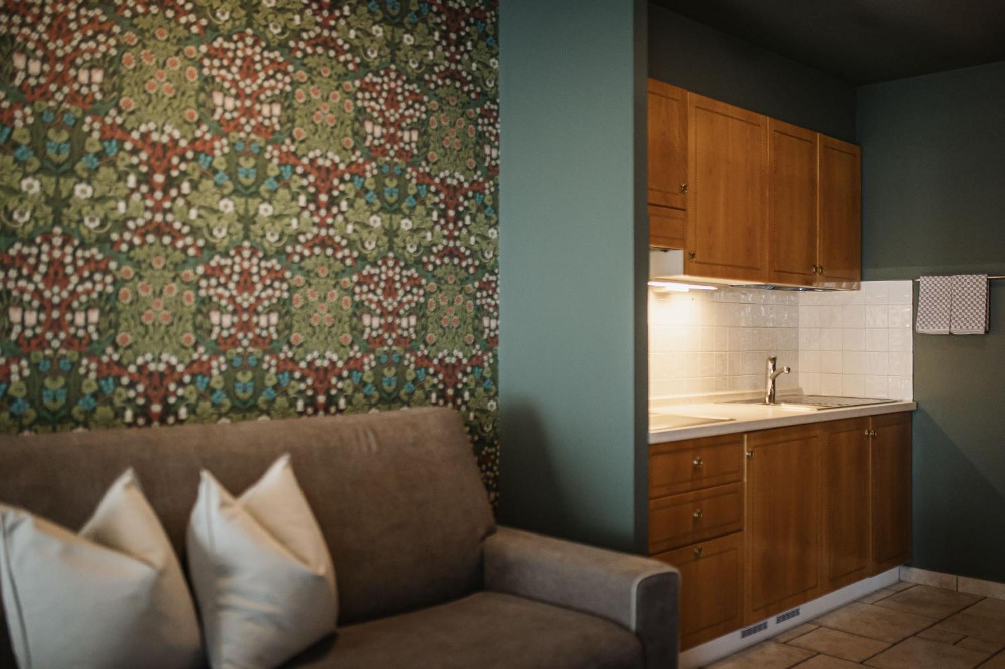 One-Bedroom Apartment - Photo 11