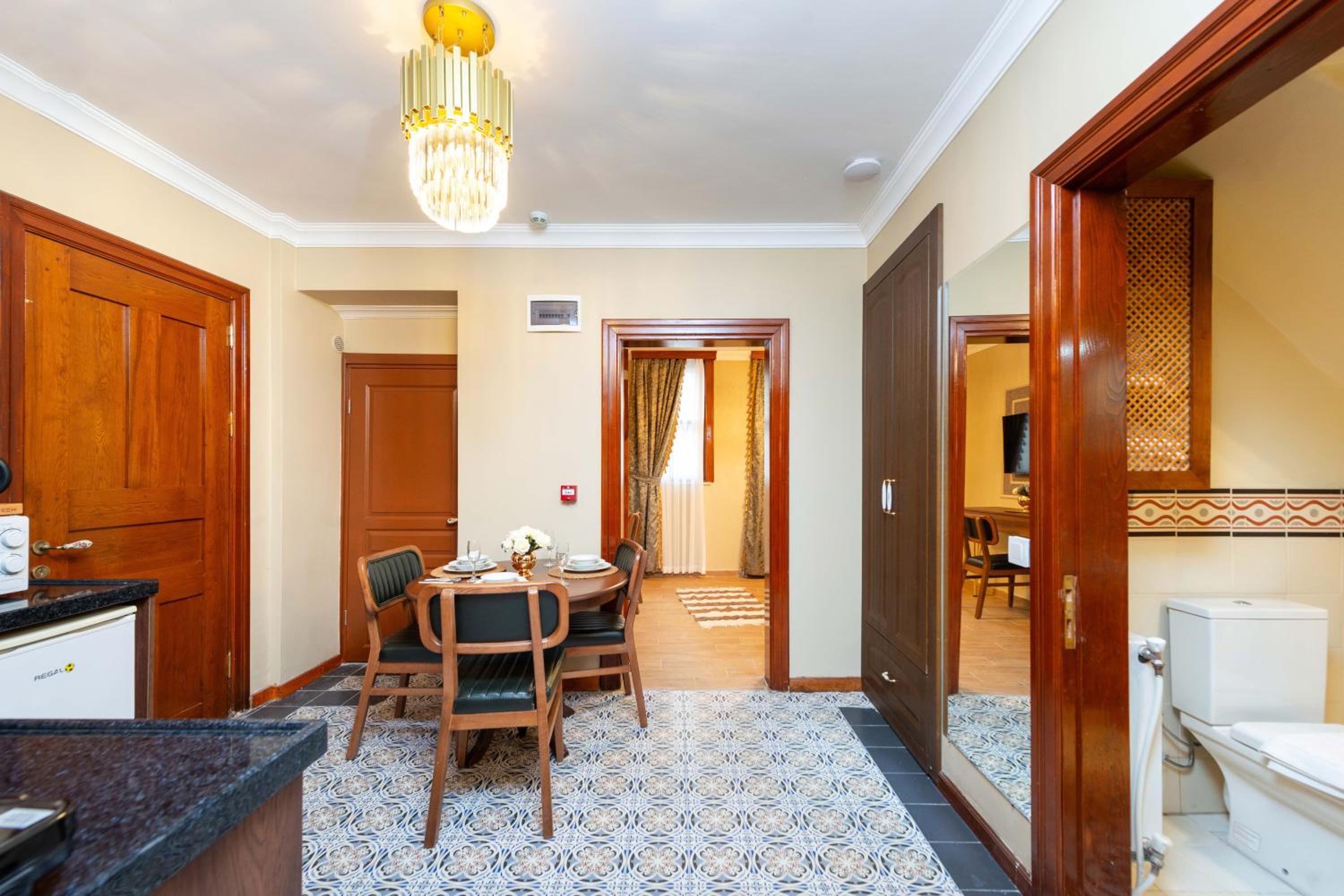 Deluxe Apartment photo 2