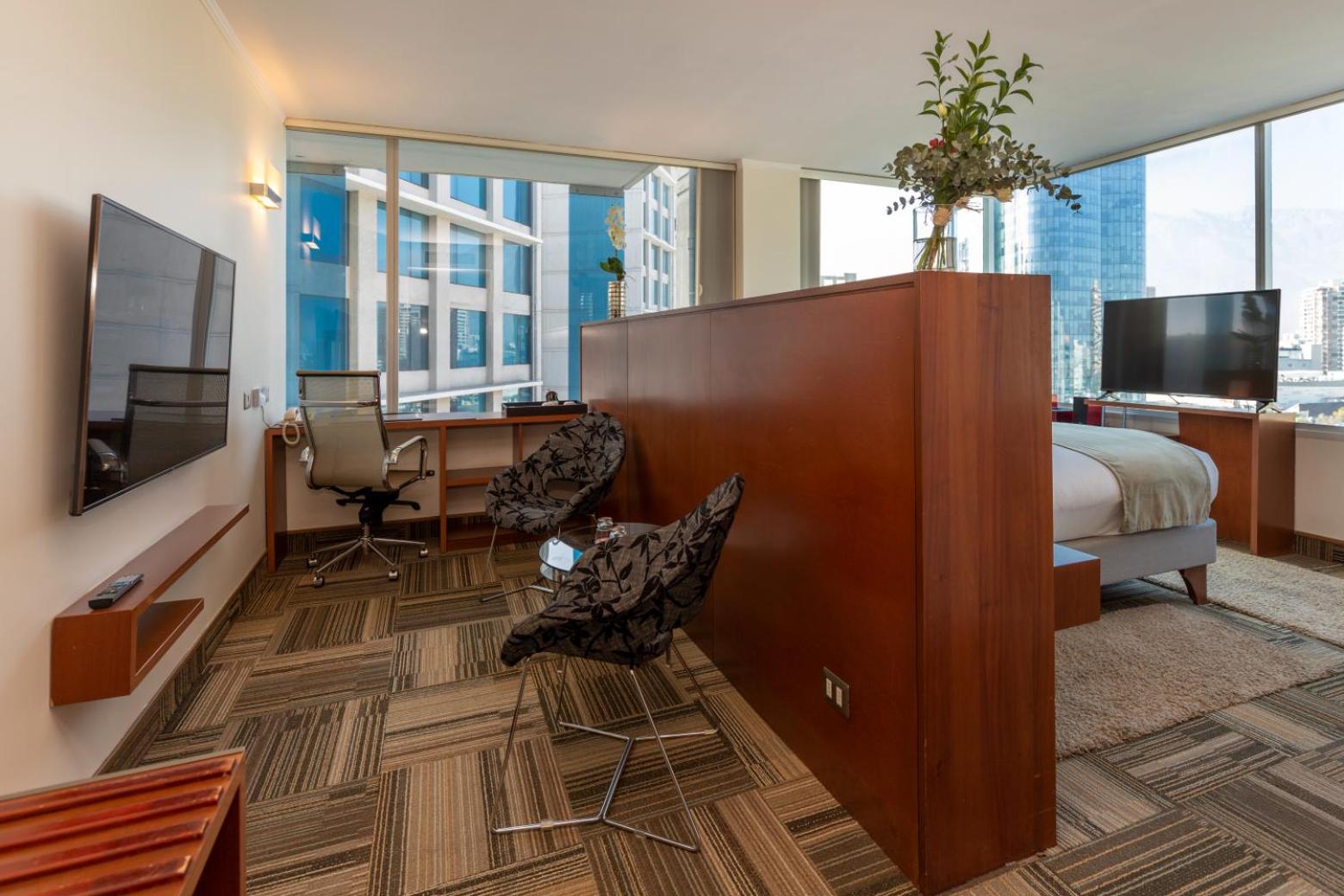 King Suite - Photo 3