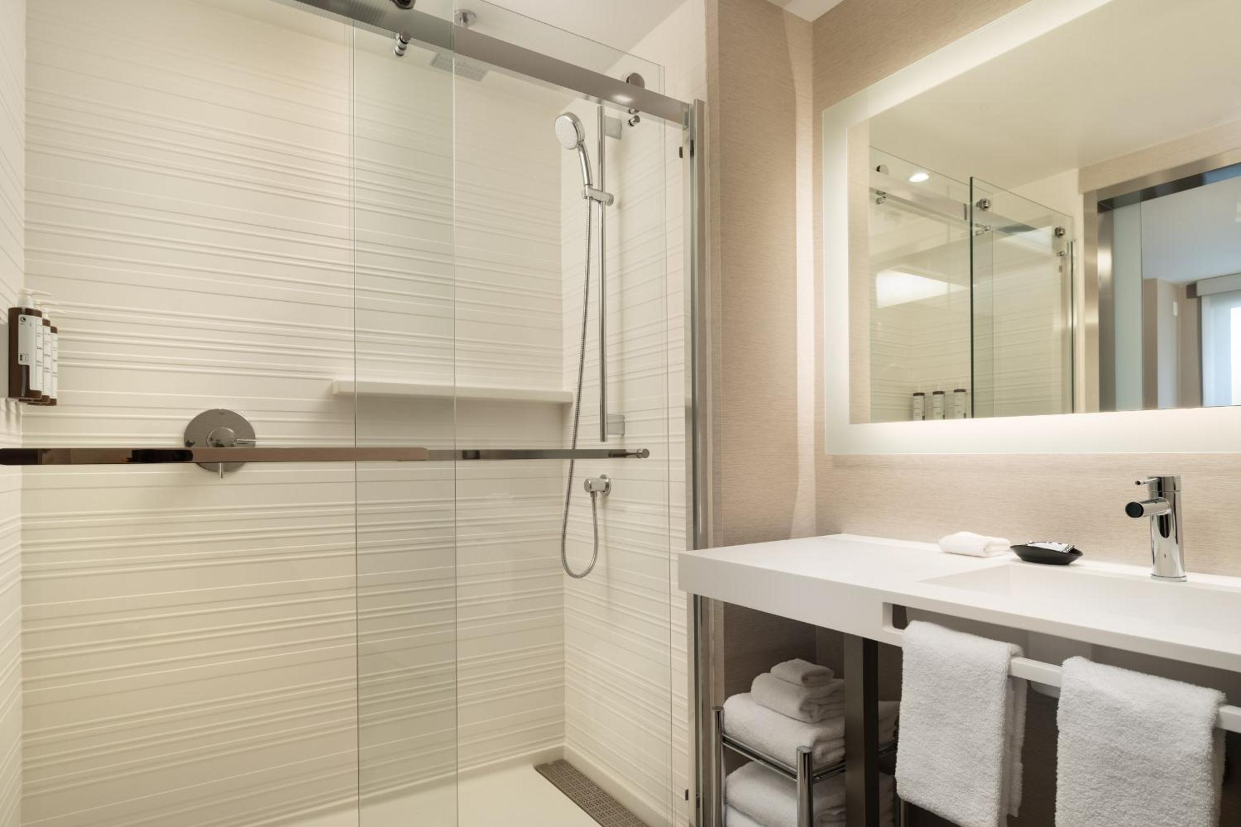 Double Room with Two Double Beds - Photo 8