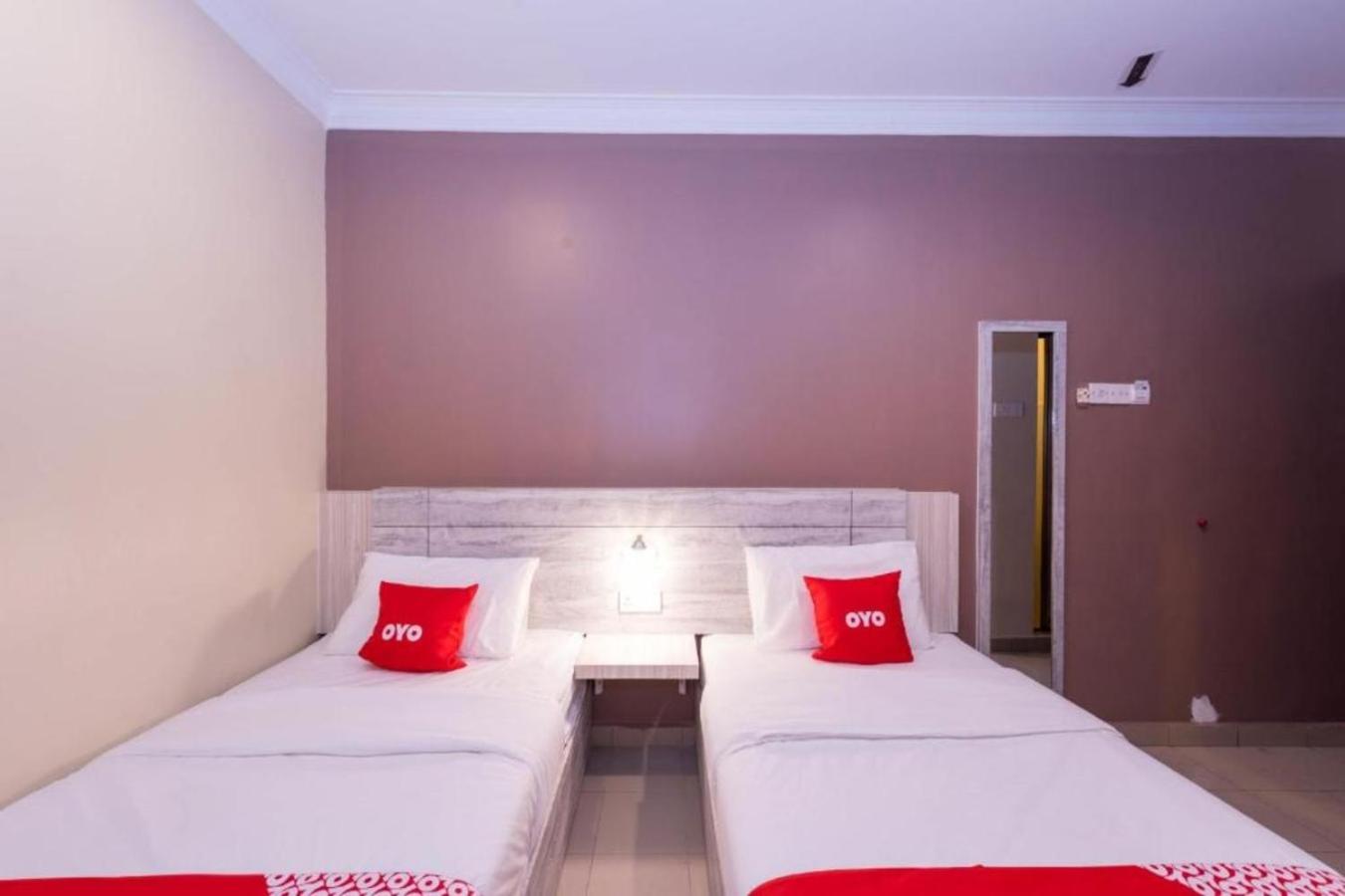 Deluxe Twin Room - Photo 2