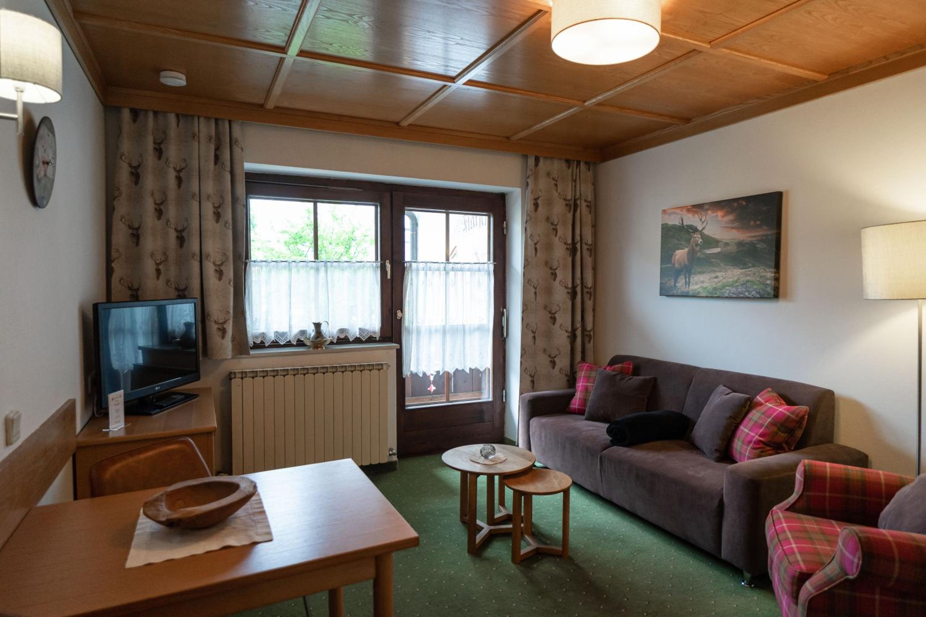 One-Bedroom Apartment with Balcony photo 1