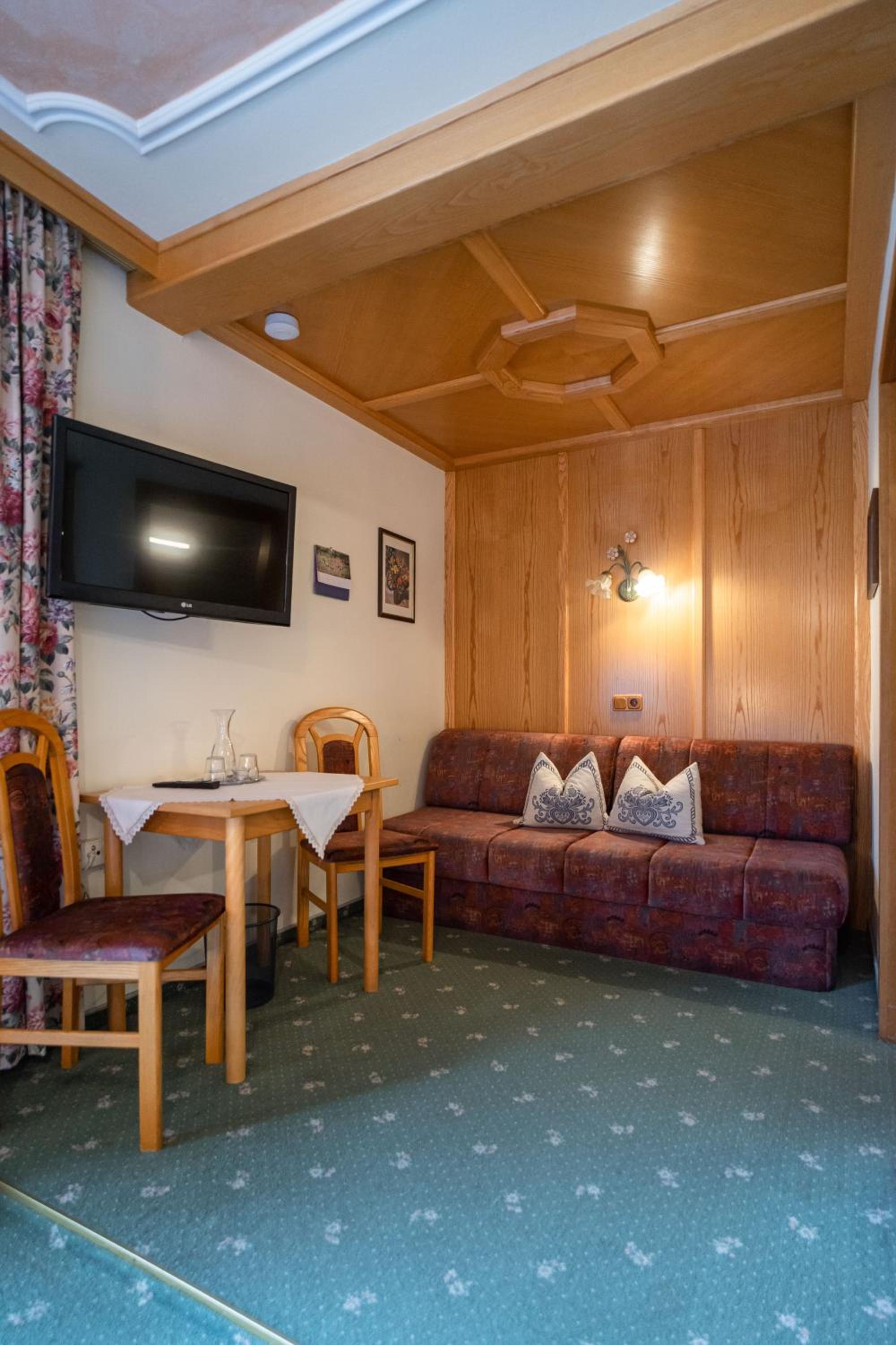 Triple Room with Balcony photo 3