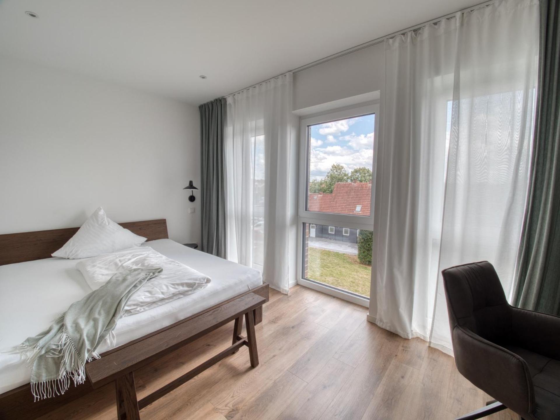 Large Double Room photo 1