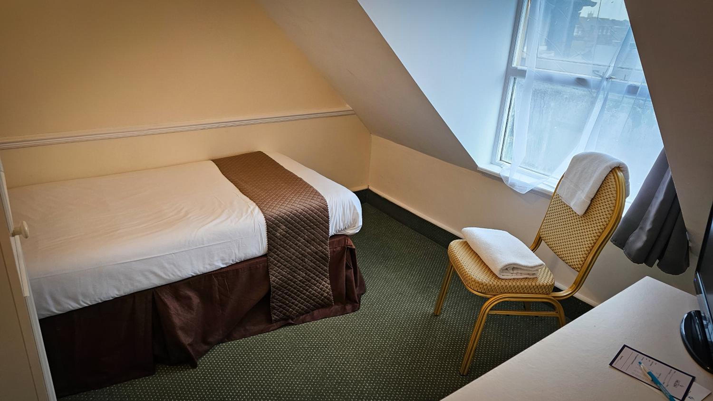 Single Room photo 2