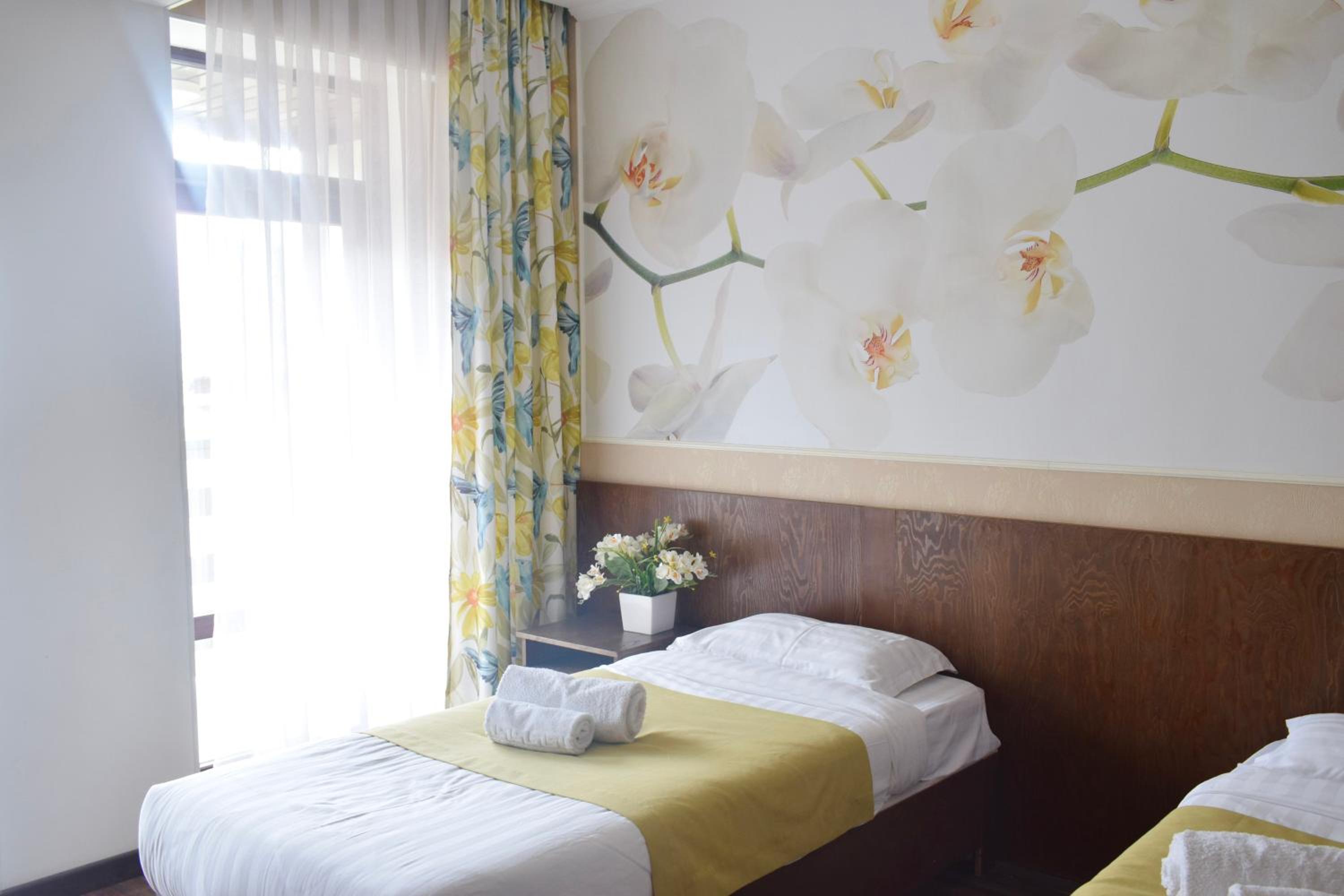 Large Twin Room photo 2