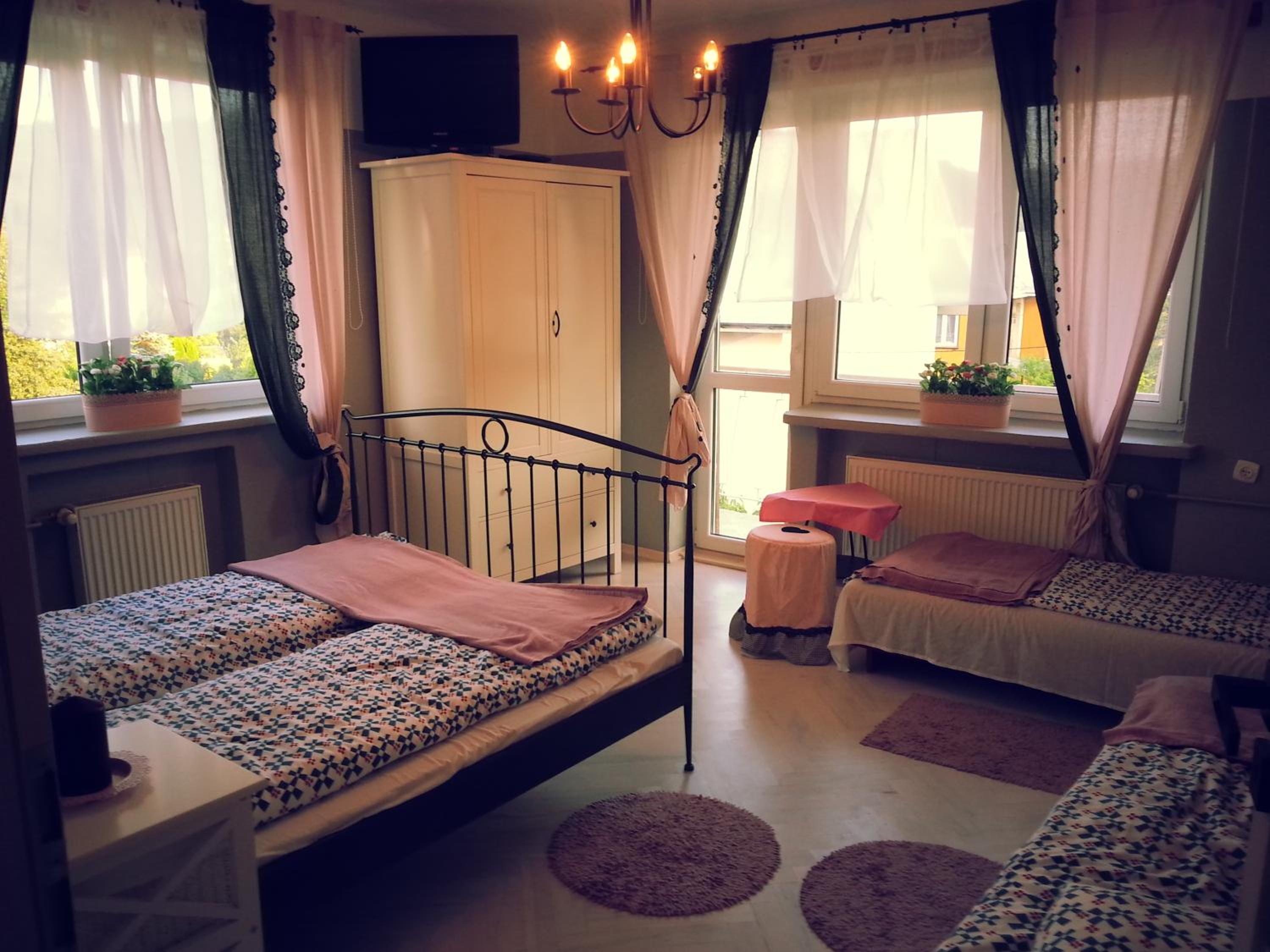 Two-Bedroom Apartment - Photo 5