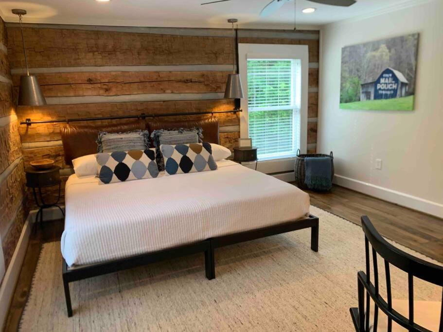 Four-Bedroom House photo 1